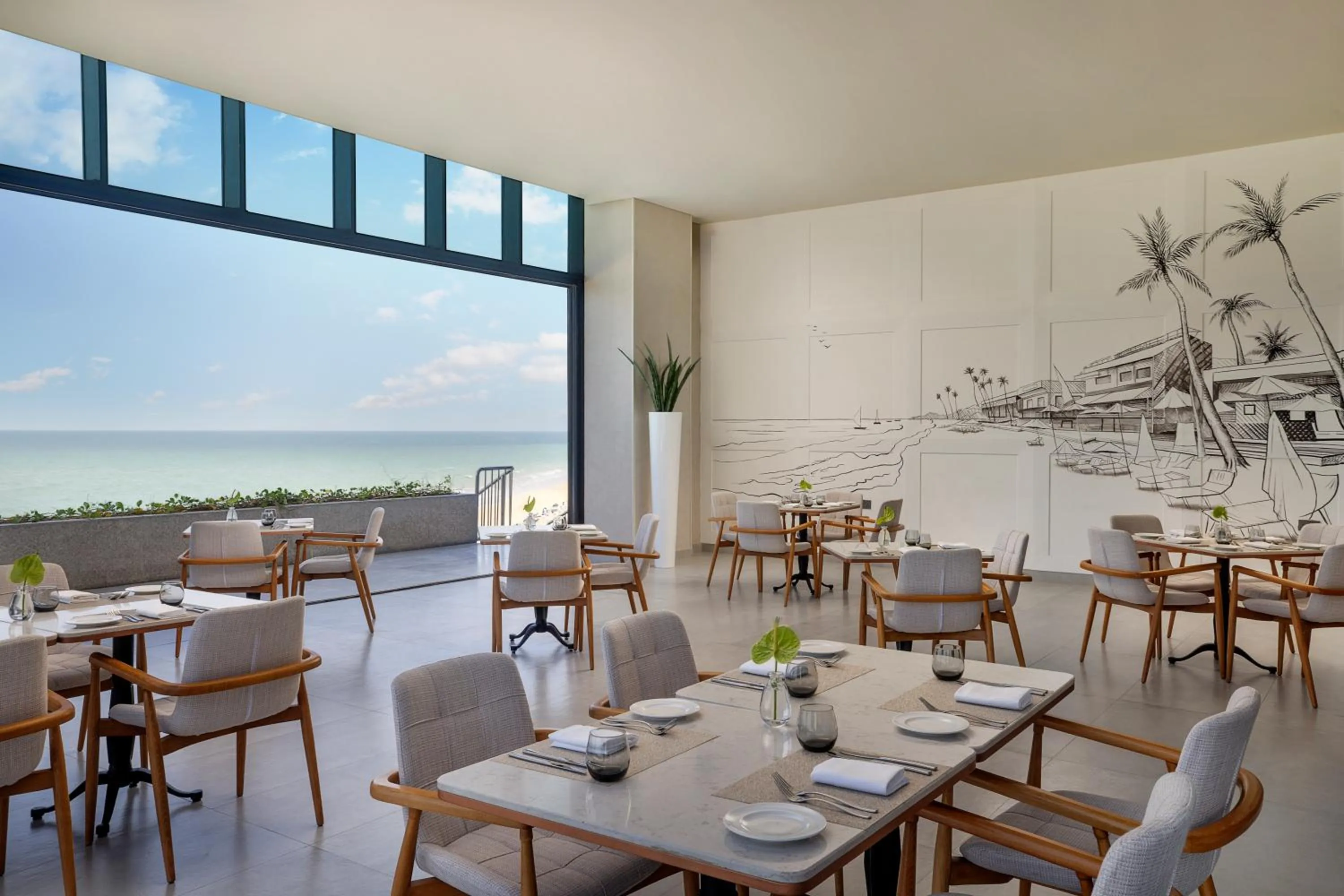 Restaurant/places to eat in Beach Bay Hotel Mirfa