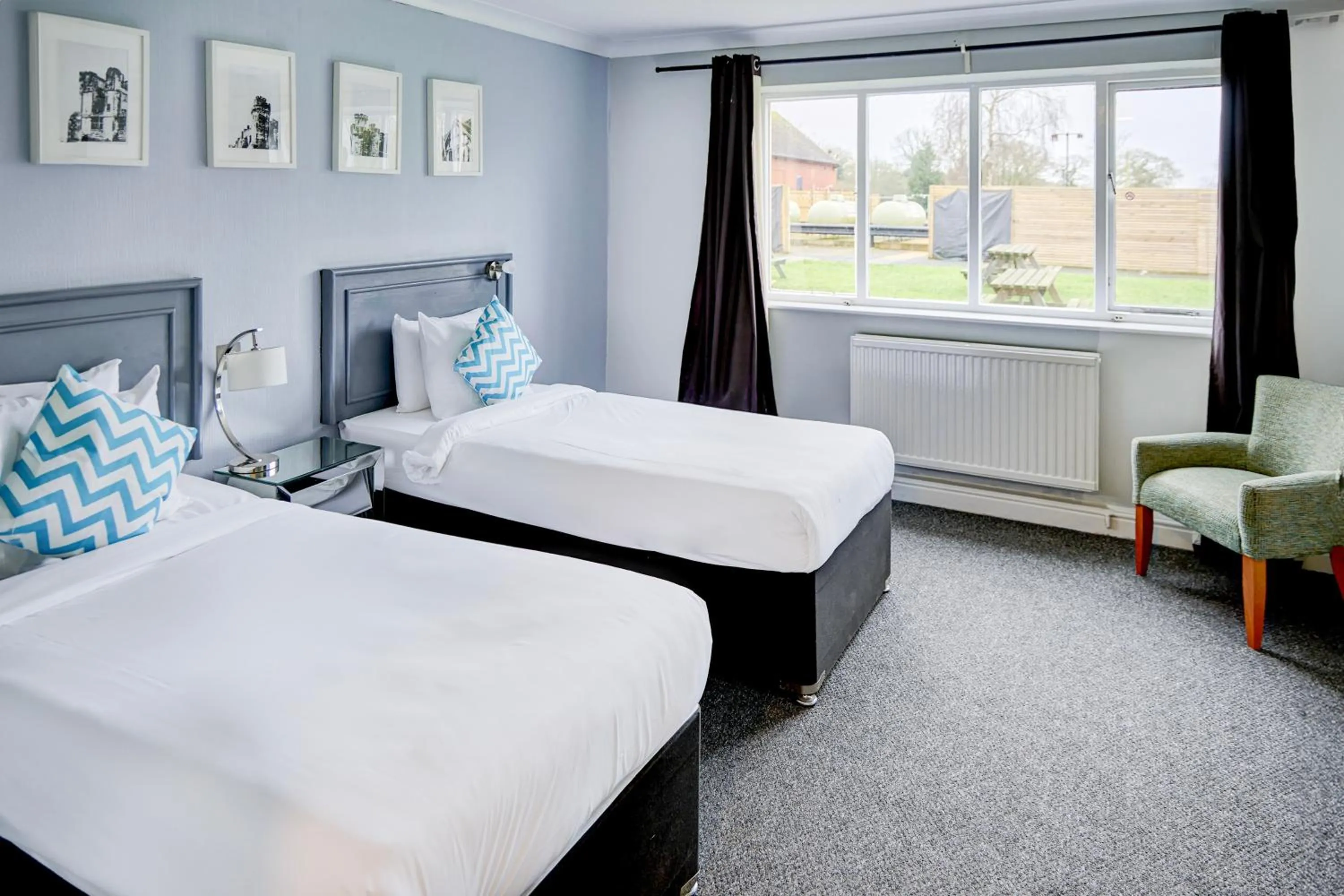 Bedroom, Bed in Warwickshire Park Hotel Kenilworth by Belvilla