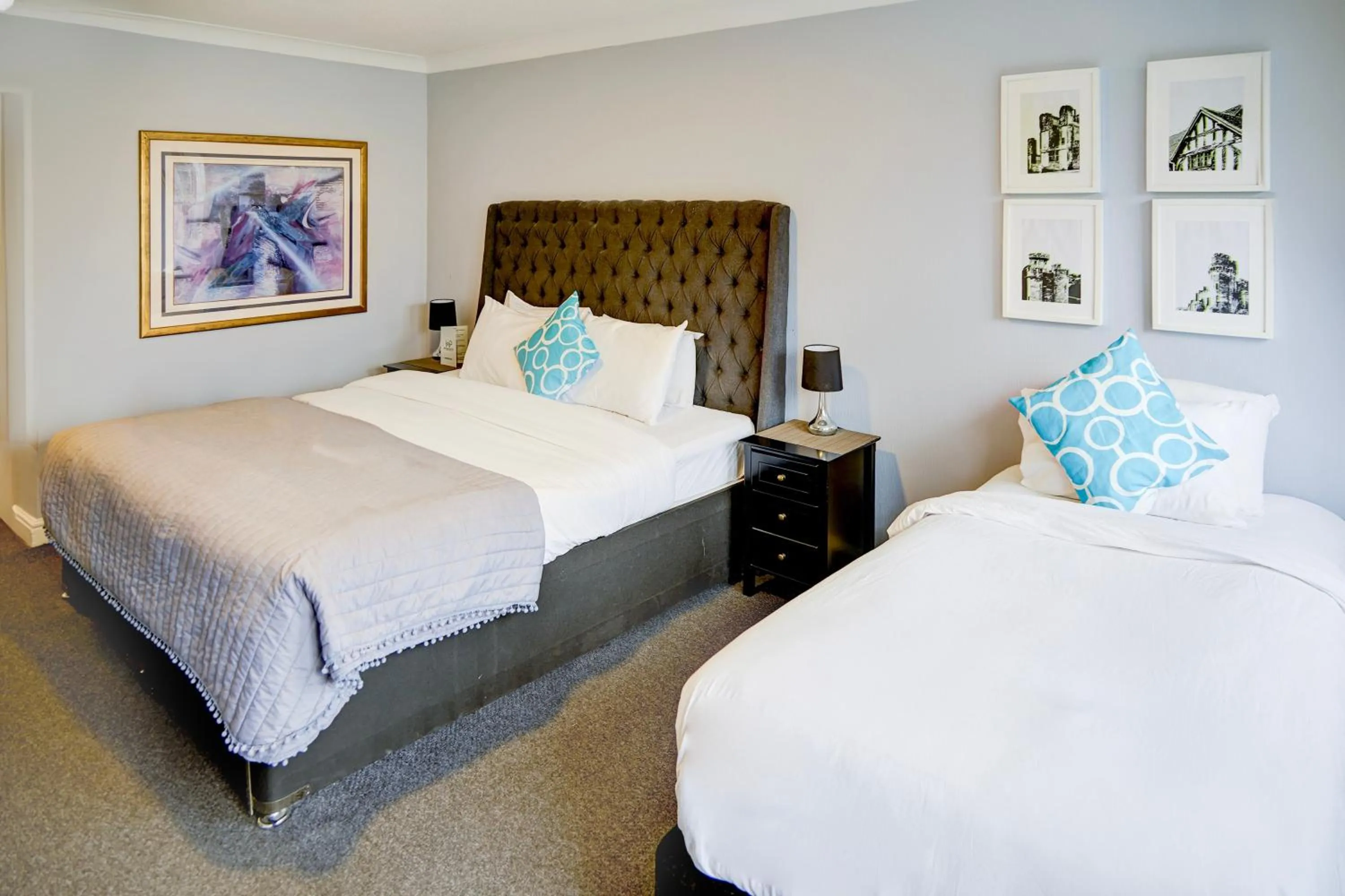 Bedroom, Bed in Warwickshire Park Hotel Kenilworth by Belvilla