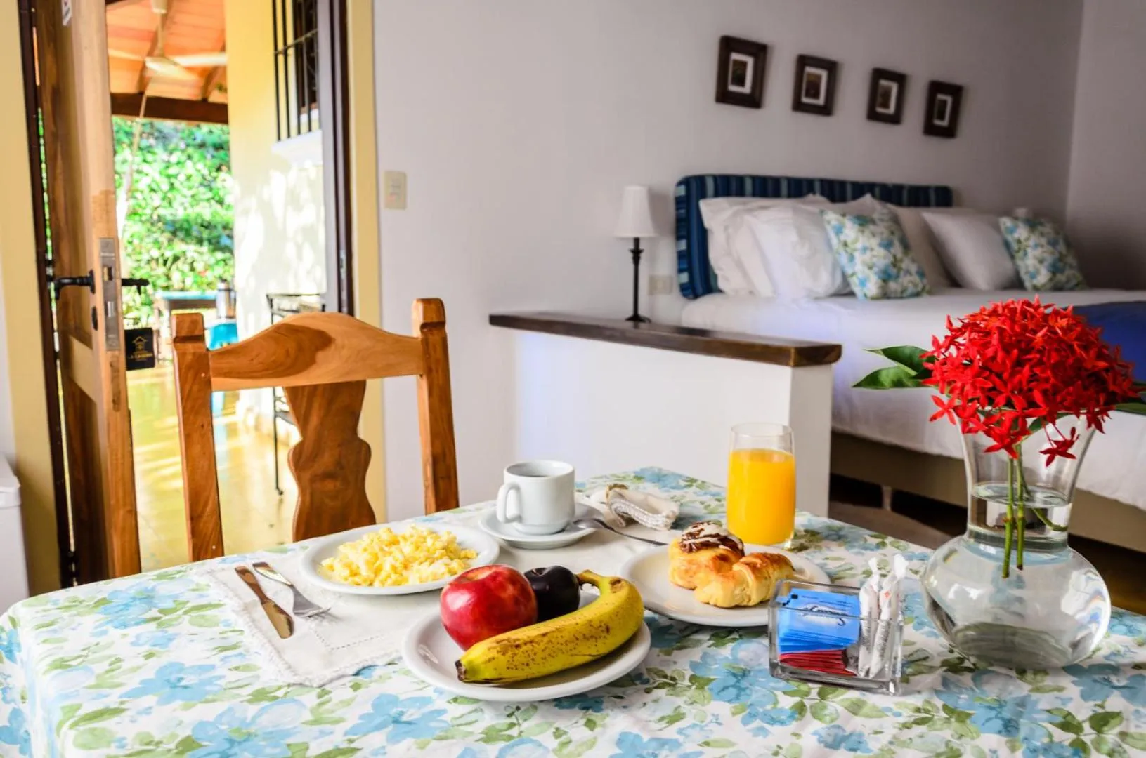 Decorative detail, Bed in La Casona Hotel Boutique