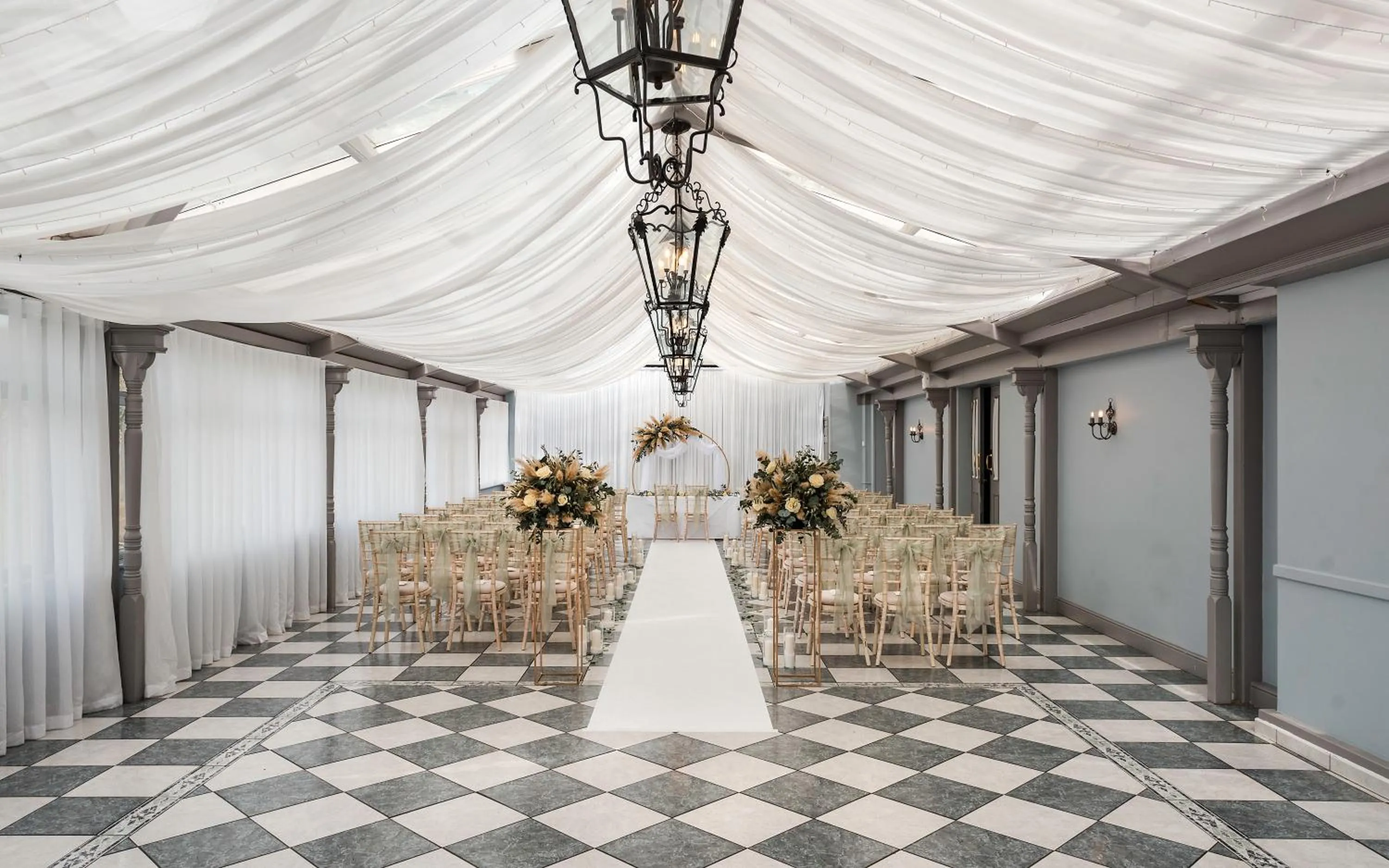 wedding in Stanhill Court Hotel, a member of Radisson Individuals