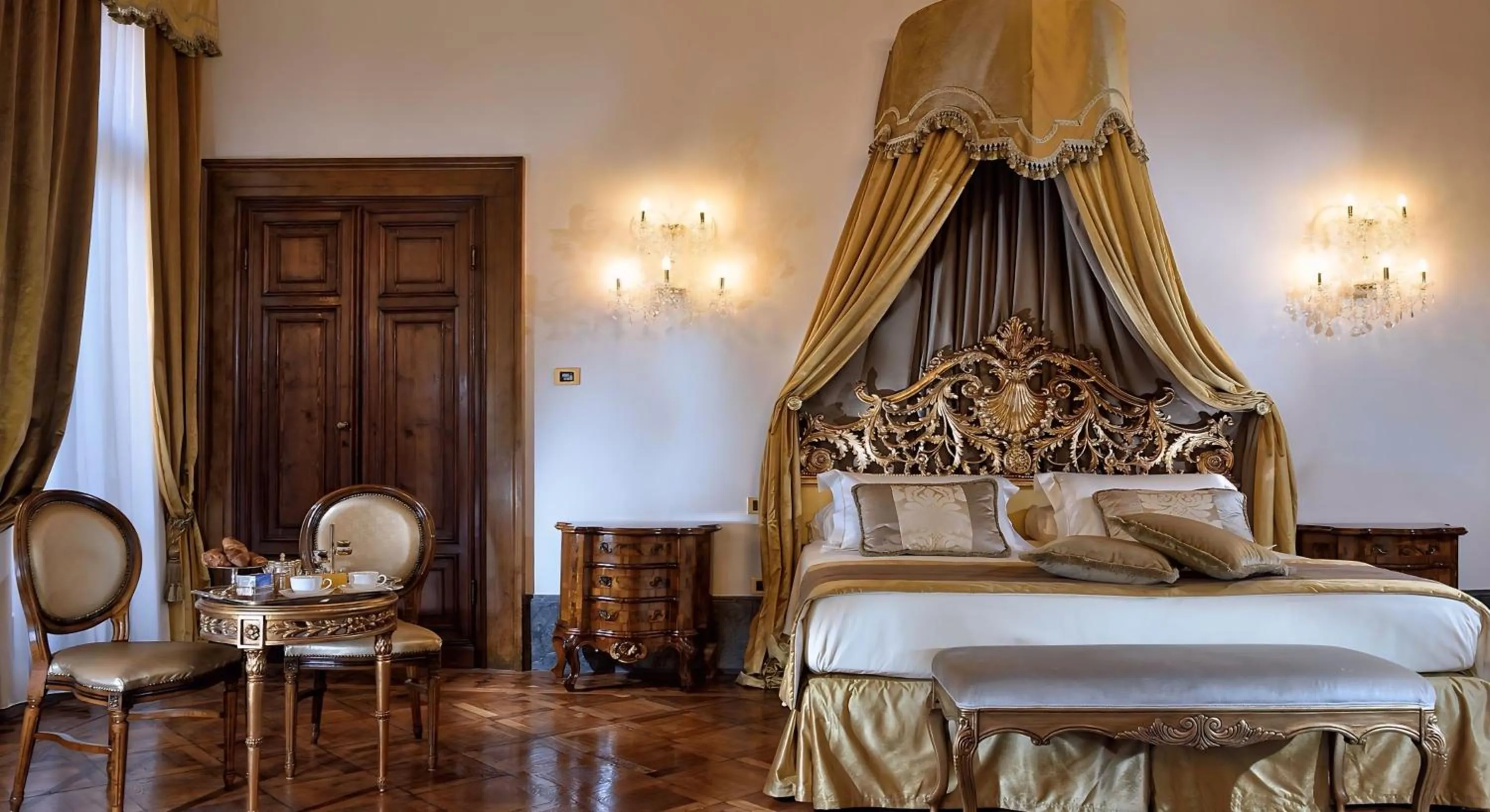 Bed in Hotel Ai Cavalieri di Venezia