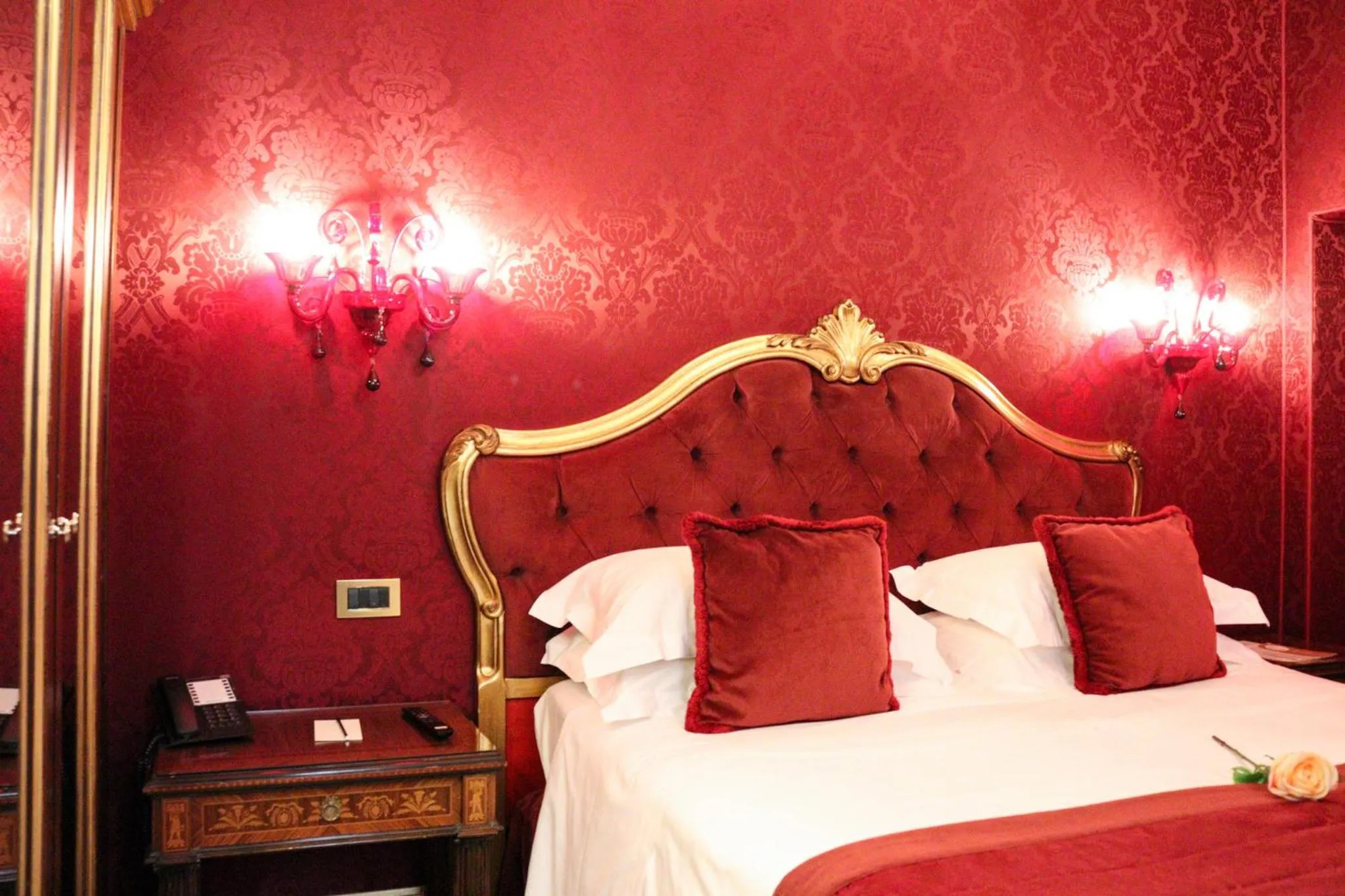 Bed in Hotel Ai Cavalieri di Venezia