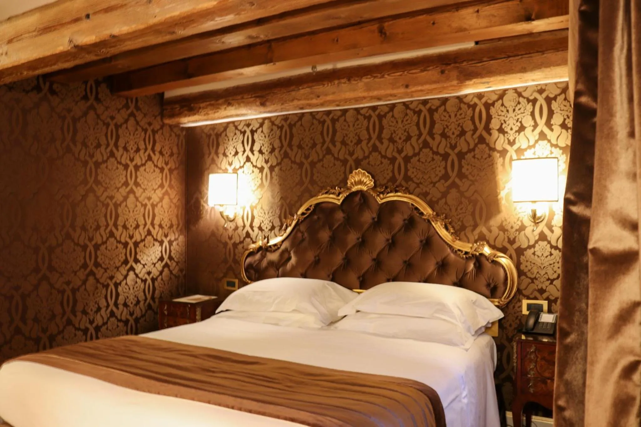 Bed in Hotel Ai Cavalieri di Venezia