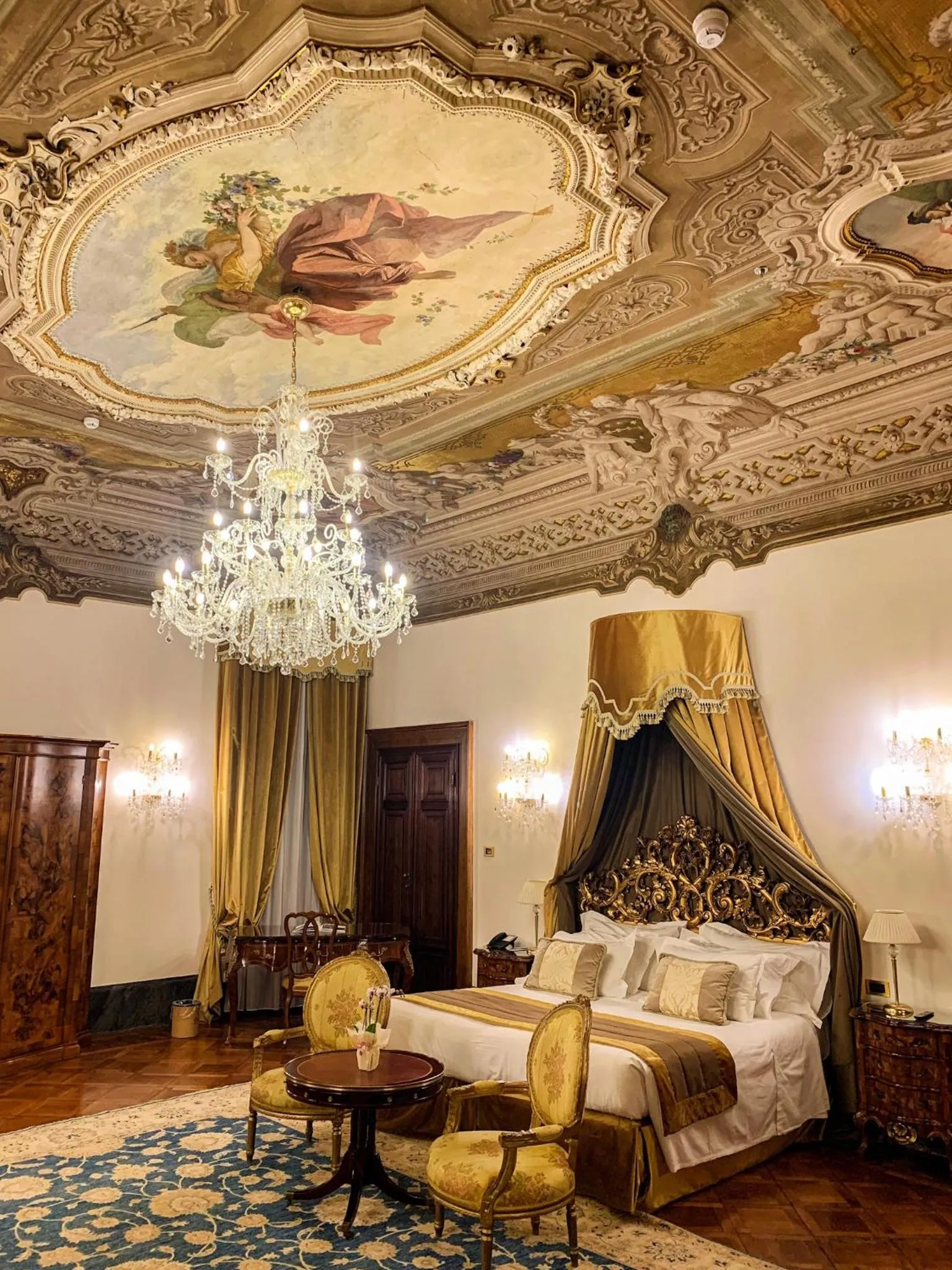 Decorative detail, Bed in Hotel Ai Cavalieri di Venezia