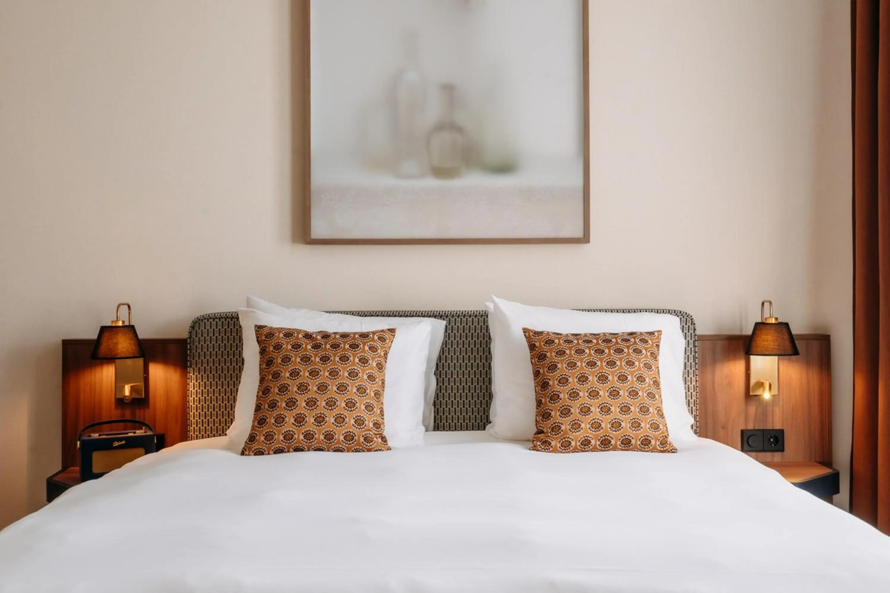 Bed in De Plesman Hotel The Hague