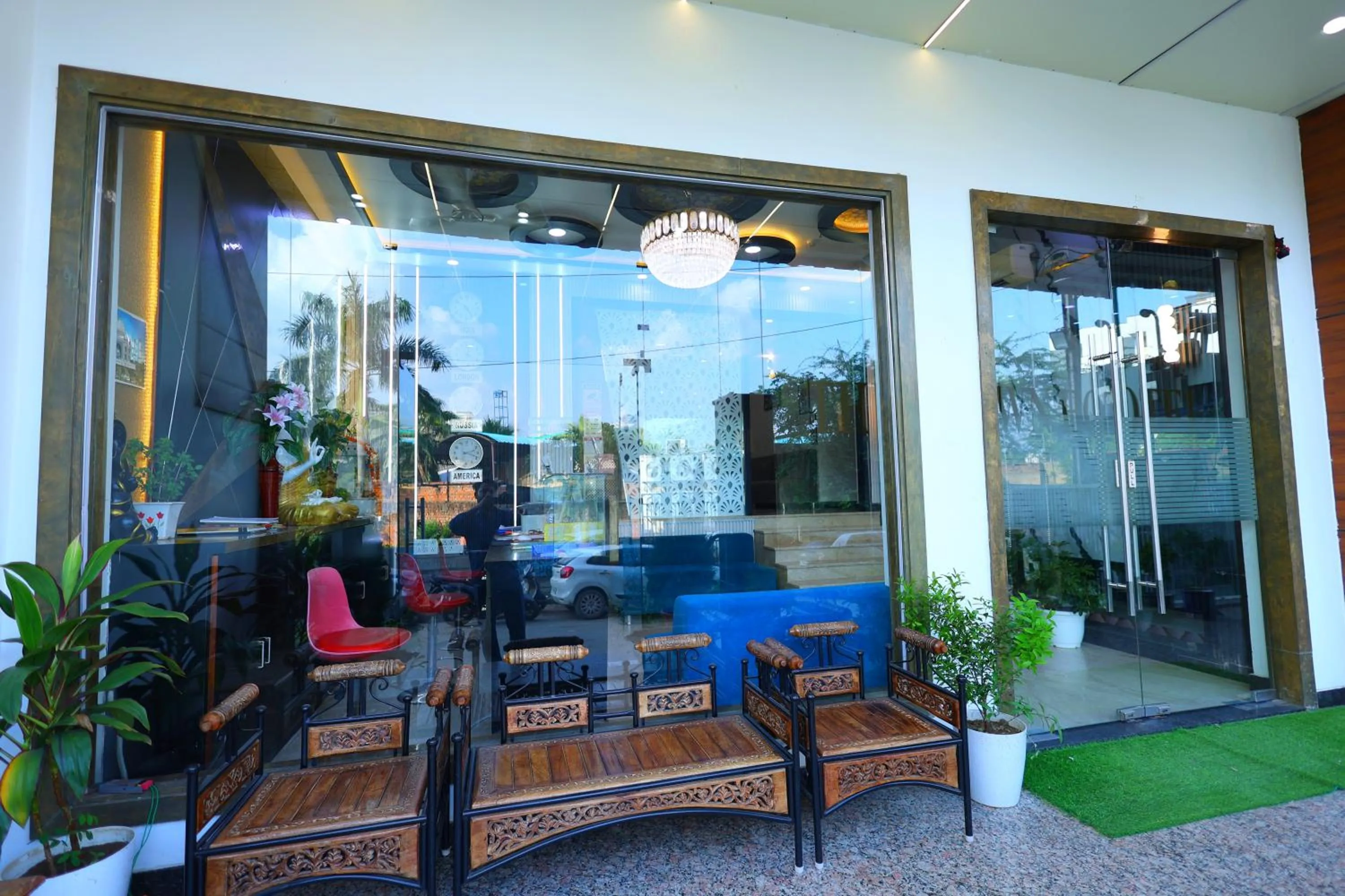 Lobby or reception in The Crown Hotel Agra near Taj Mahal & Restaurant