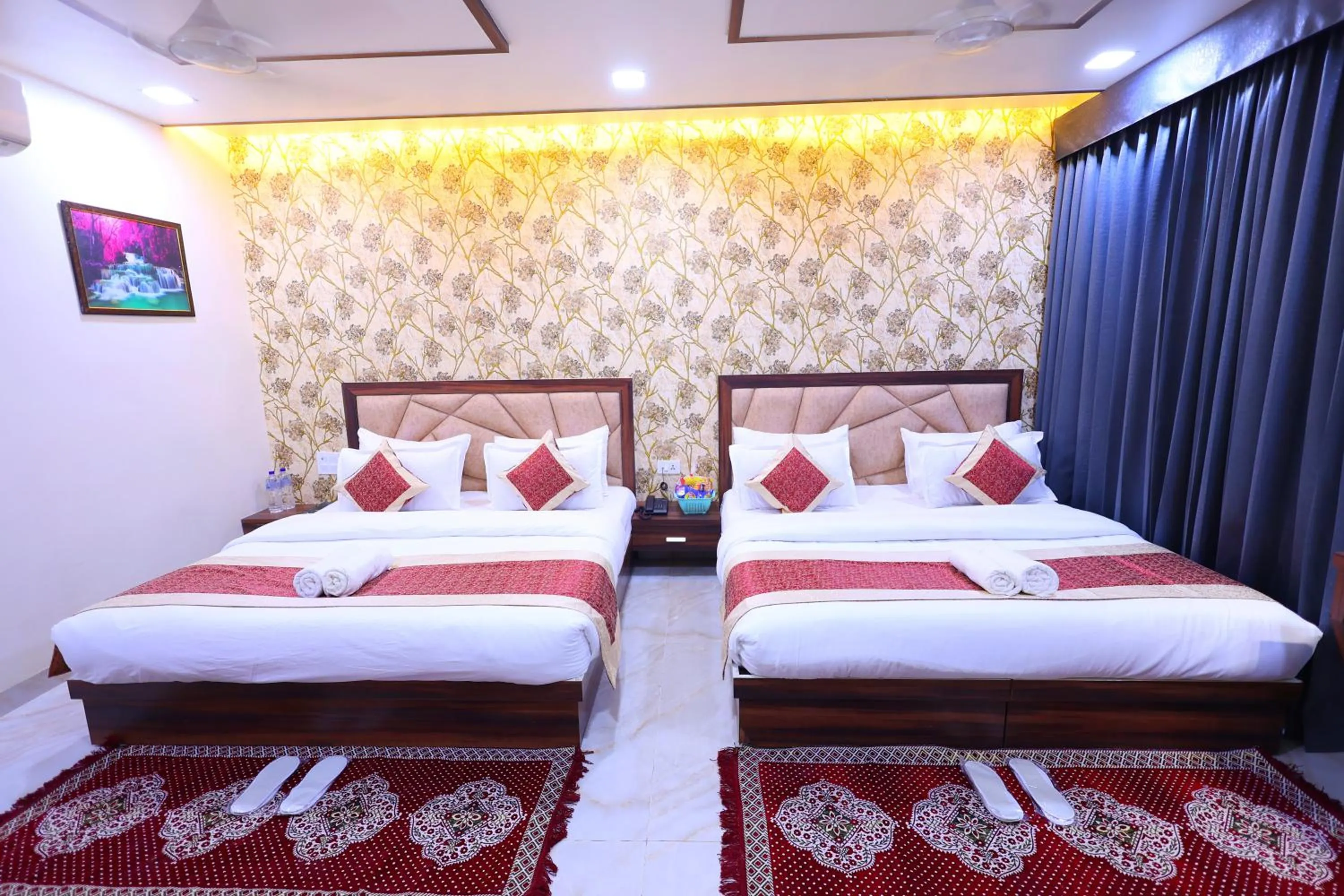 Bedroom, Bed in The Crown Hotel Agra near Taj Mahal & Restaurant