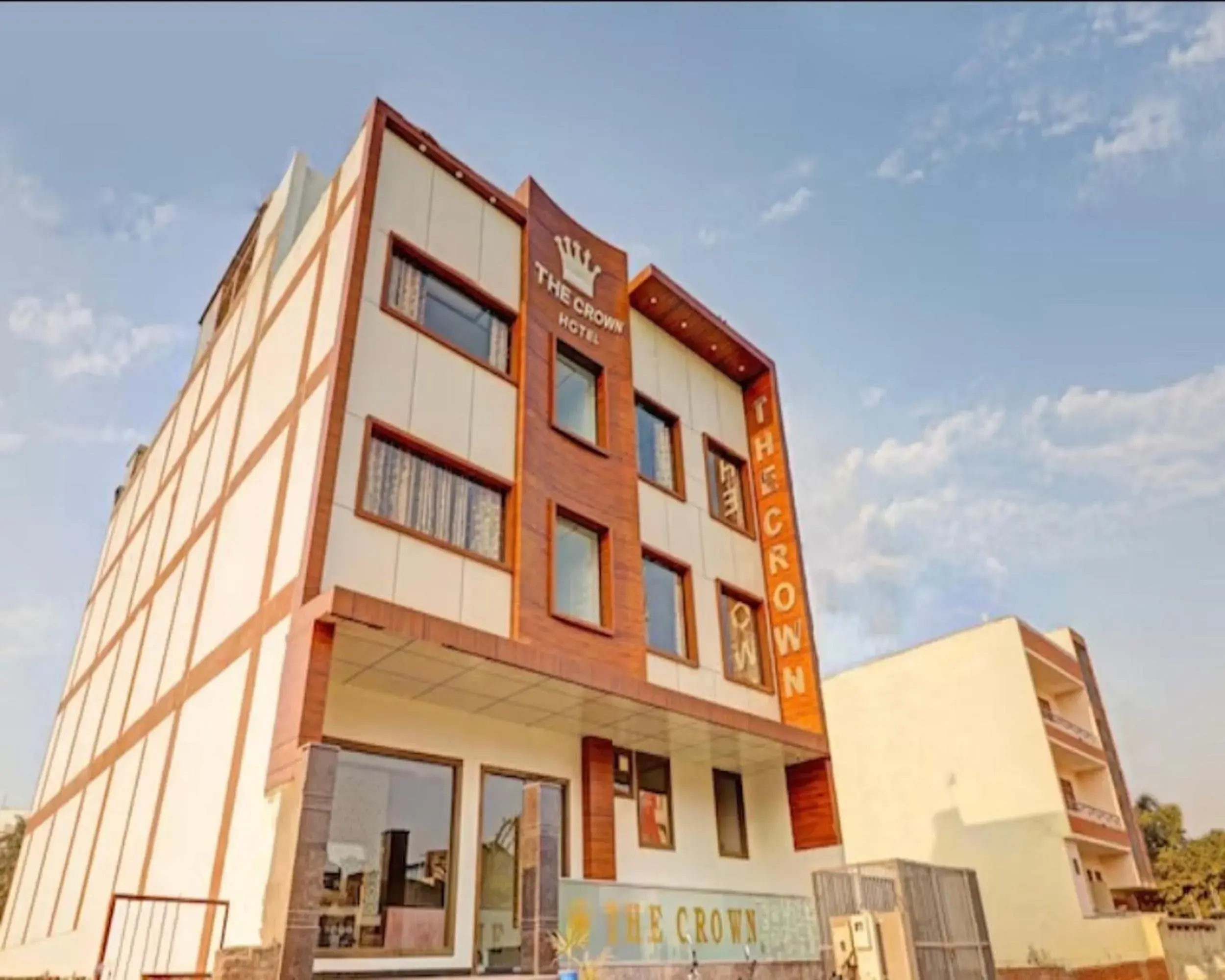 The Crown Hotel Agra near Taj Mahal & Restaurant The Crown Hotel Agra near Taj Mahal & Restaurant