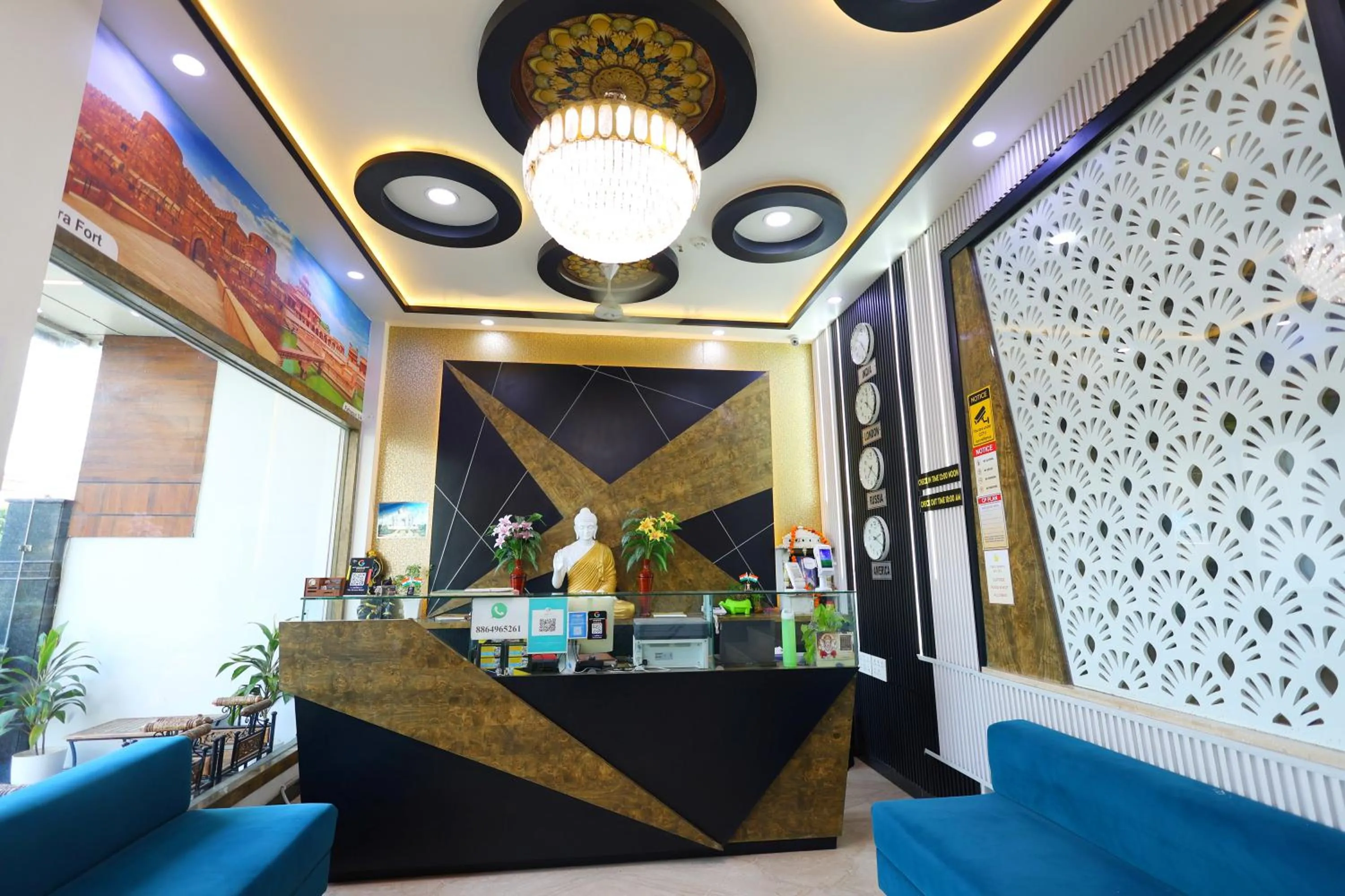 Lobby or reception in The Crown Hotel Agra near Taj Mahal & Restaurant