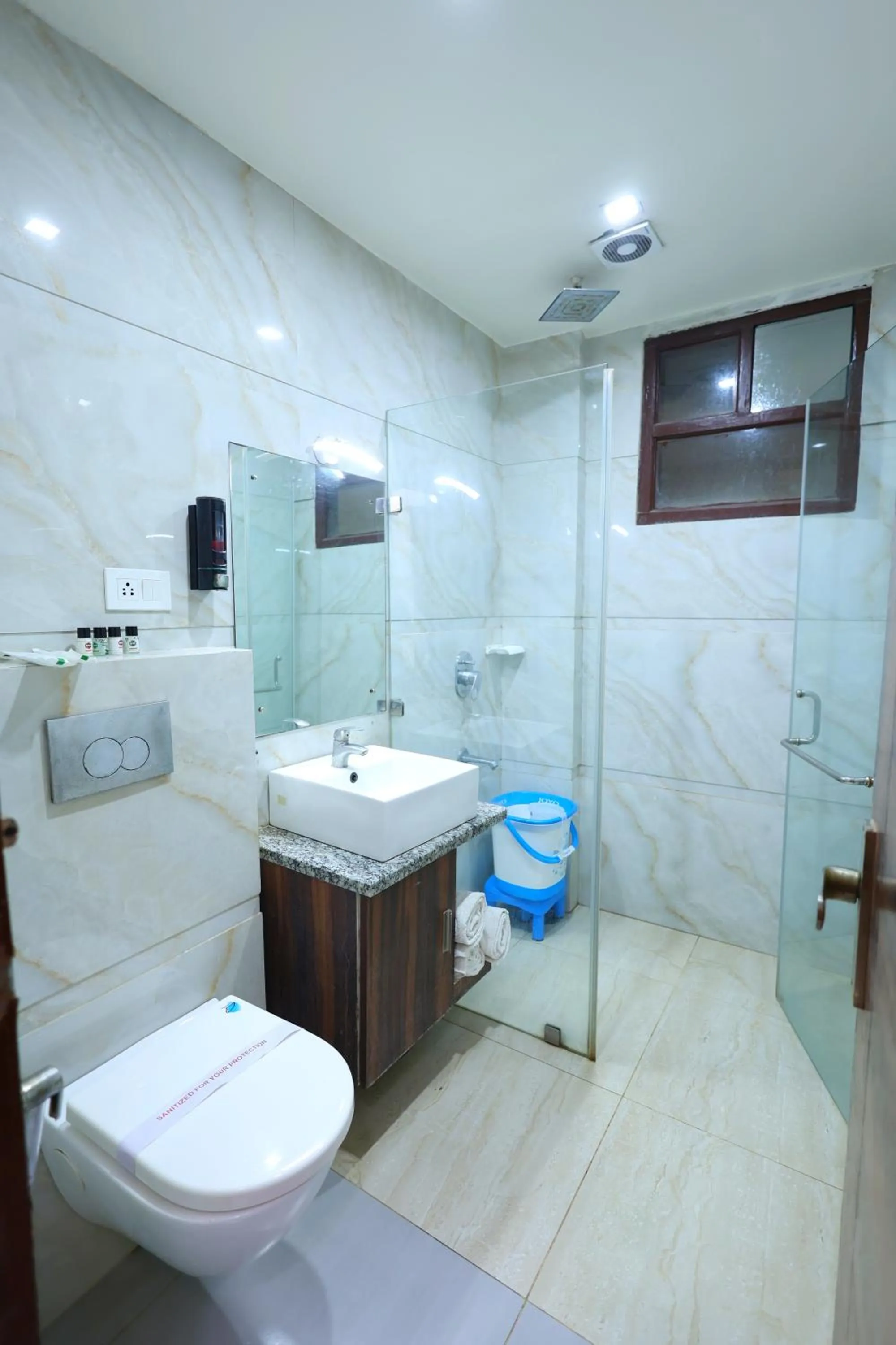 Bathroom in The Crown Hotel Agra near Taj Mahal & Restaurant