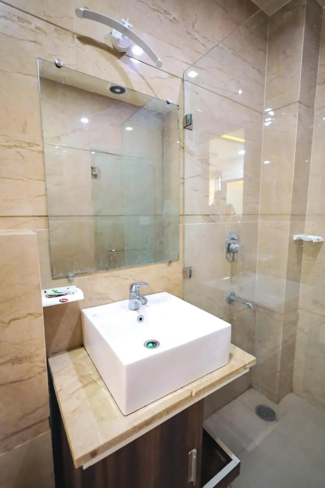 The Crown Hotel Agra near Taj Mahal & Restaurant