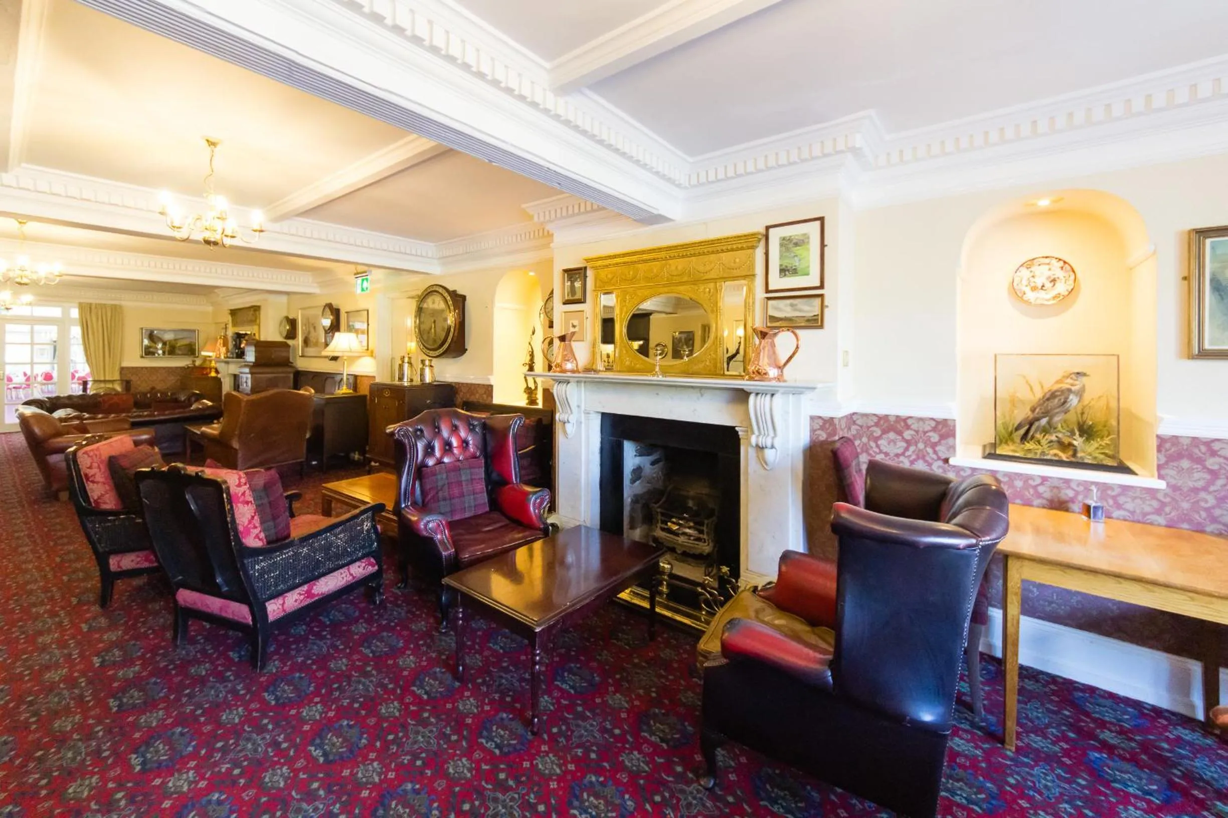 Lounge or bar in Two Bridges Hotel