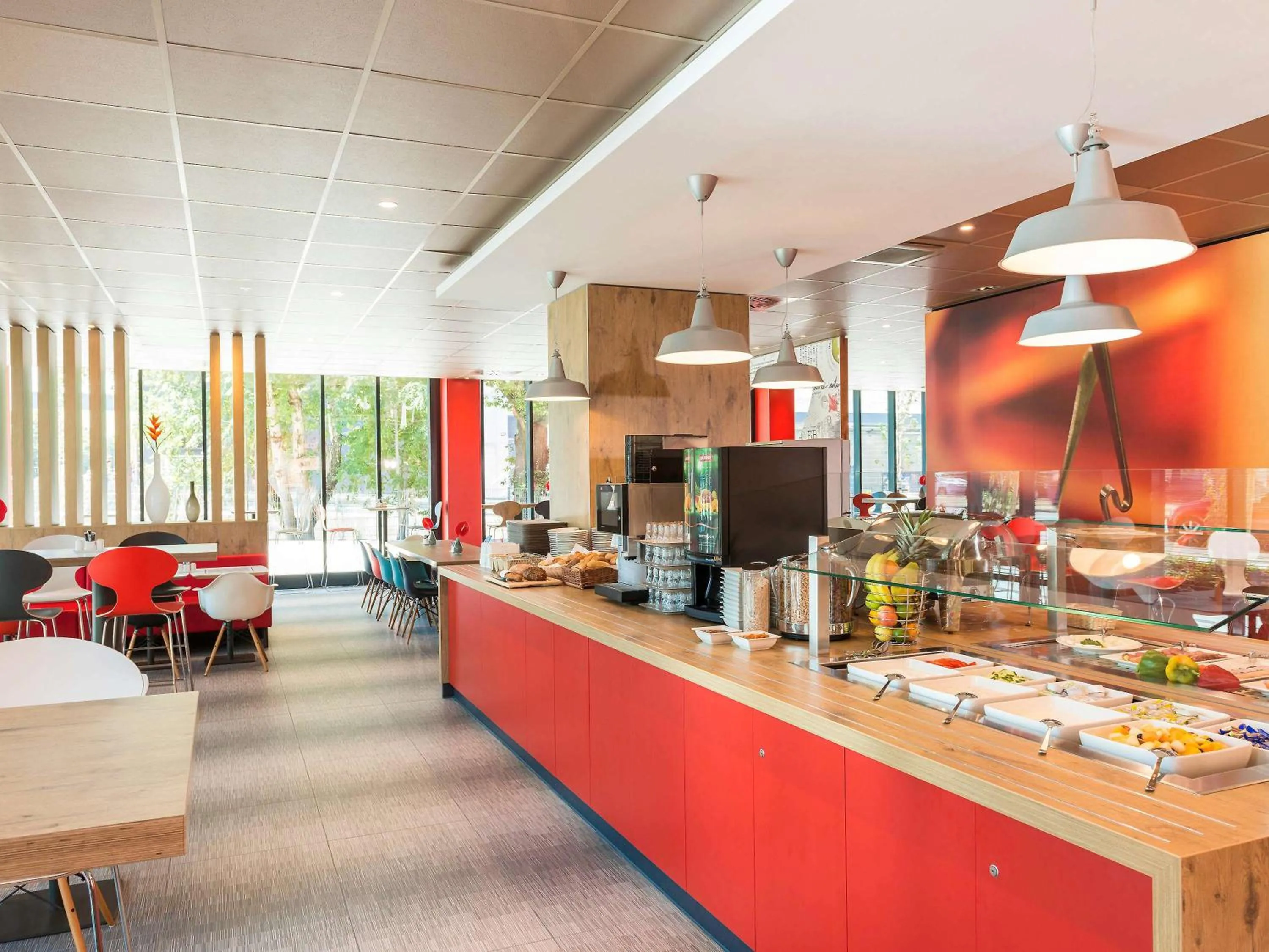 Restaurant/places to eat in Ibis Muenchen City Ost