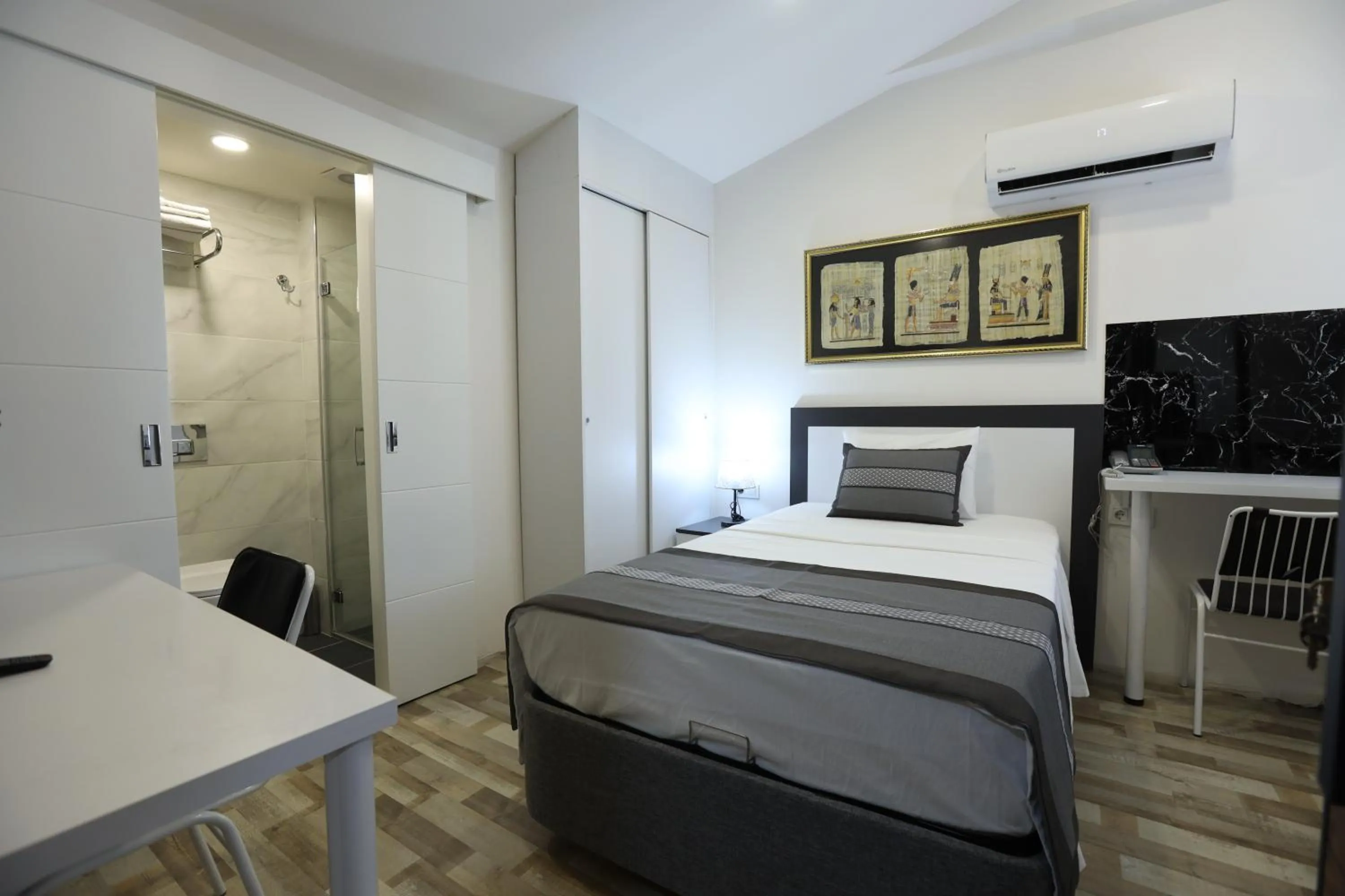 Bed in Askadar Çatı Otel