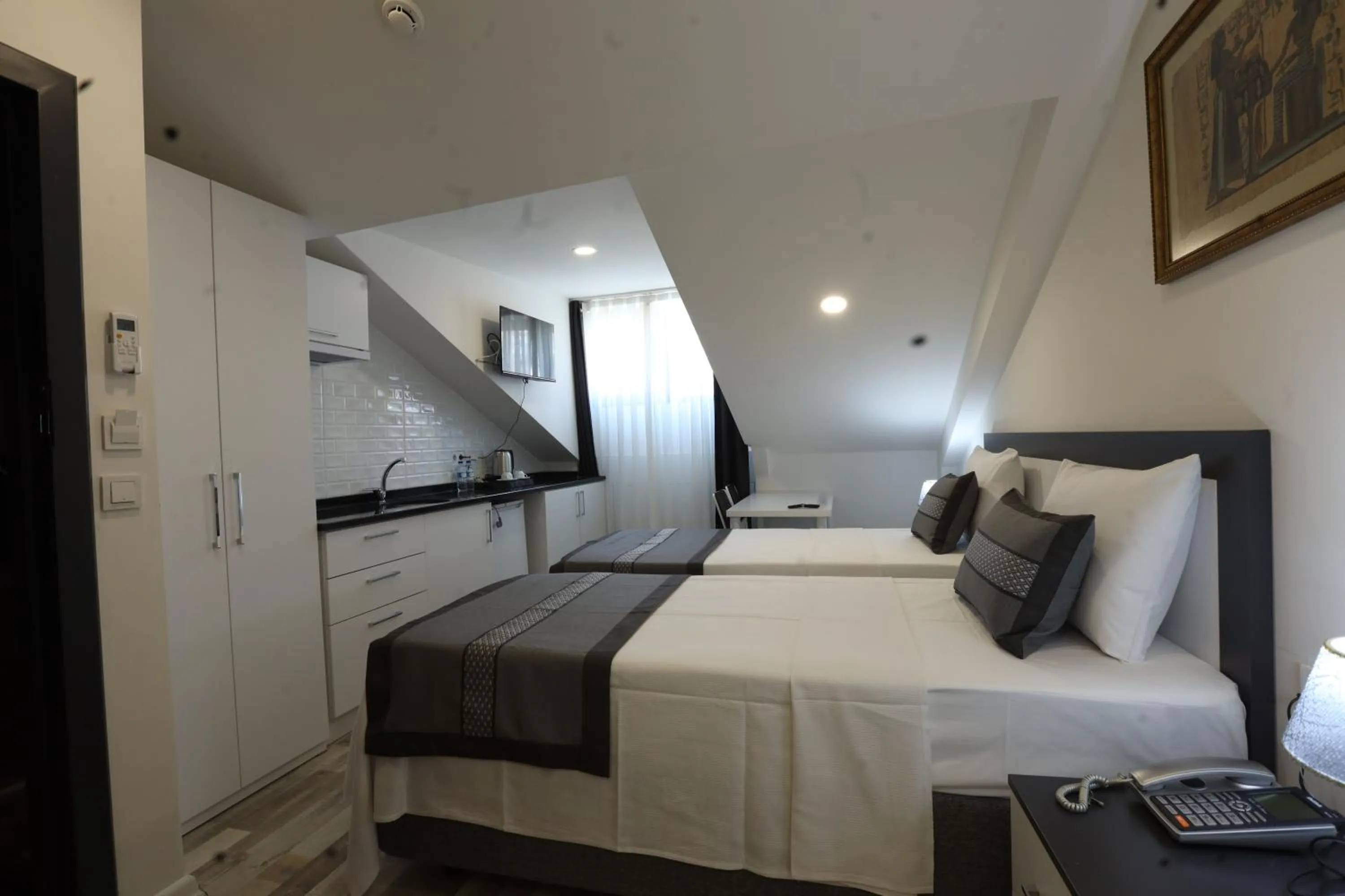 Bed in Askadar Çatı Otel