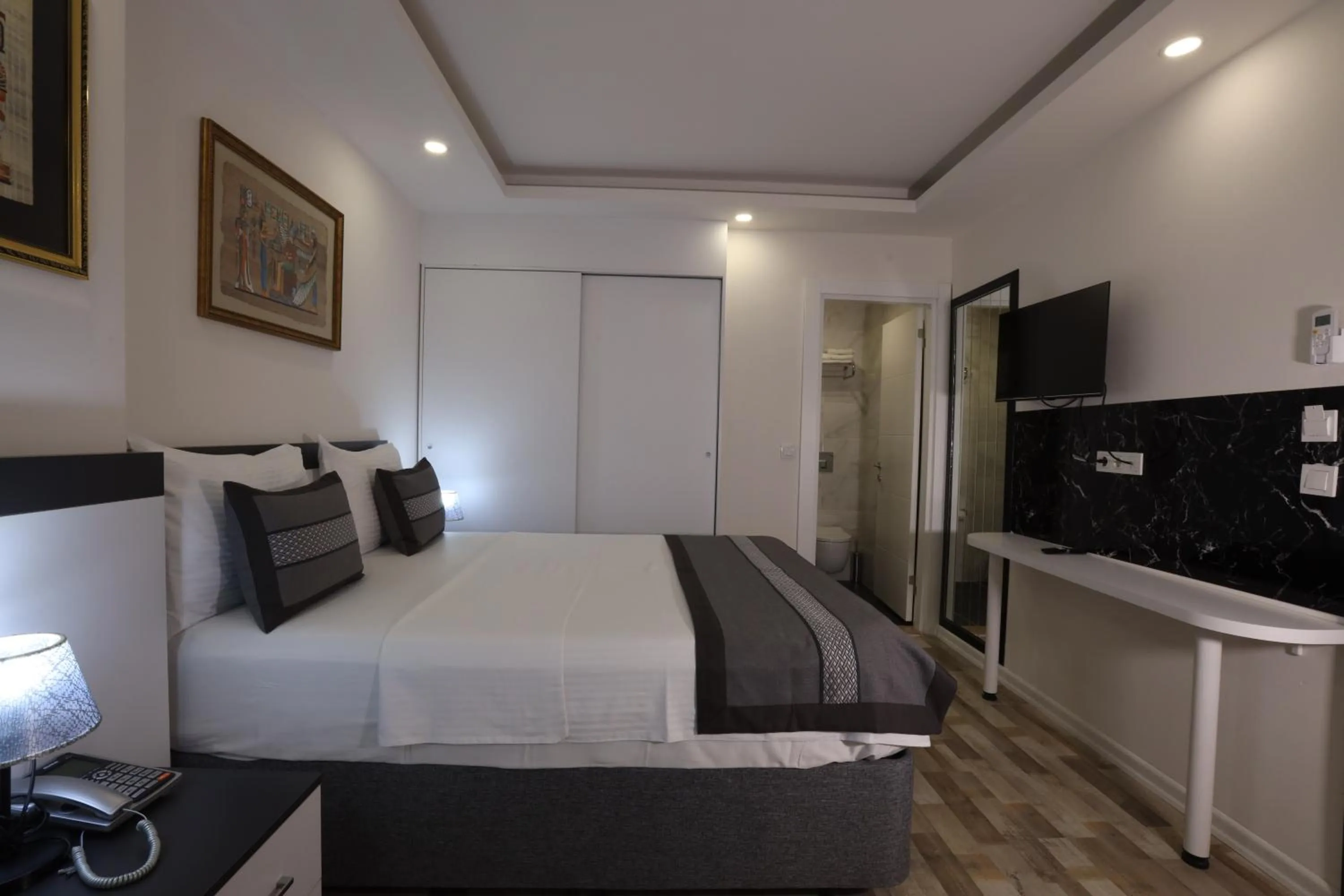 TV and multimedia, Bed in Askadar Çatı Otel