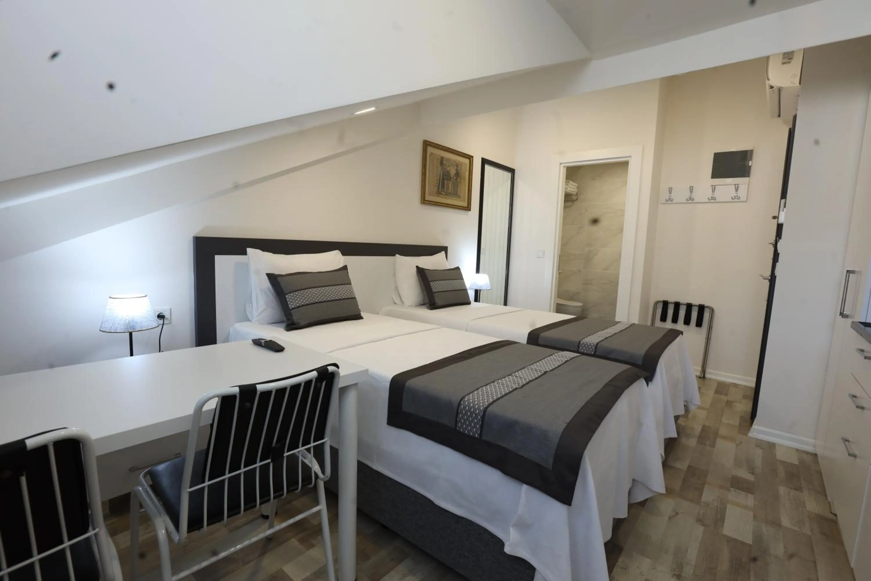 Bed in Askadar Çatı Otel