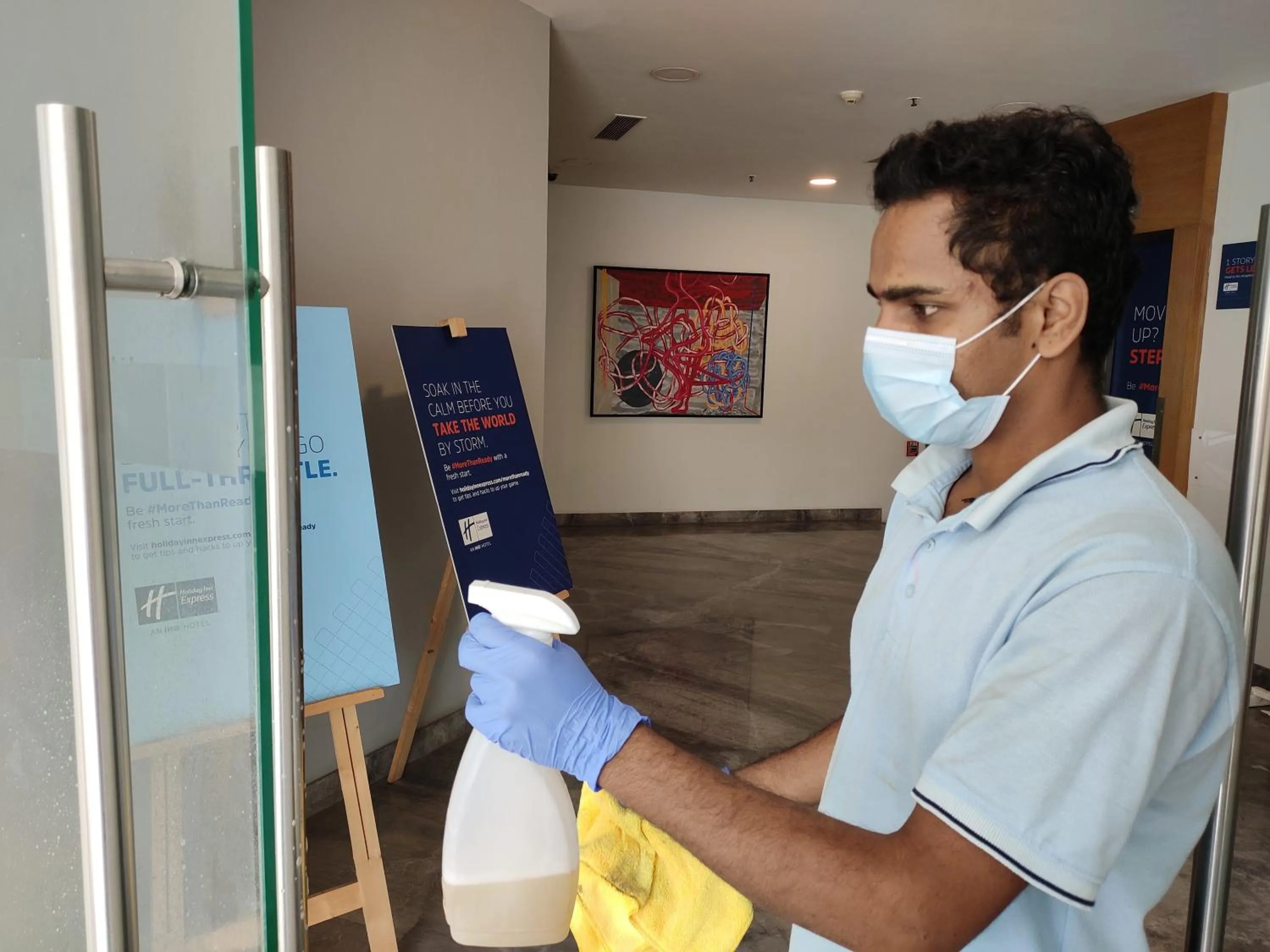 Lobby or reception in Holiday Inn Express Gurugram Sector 50 by IHG