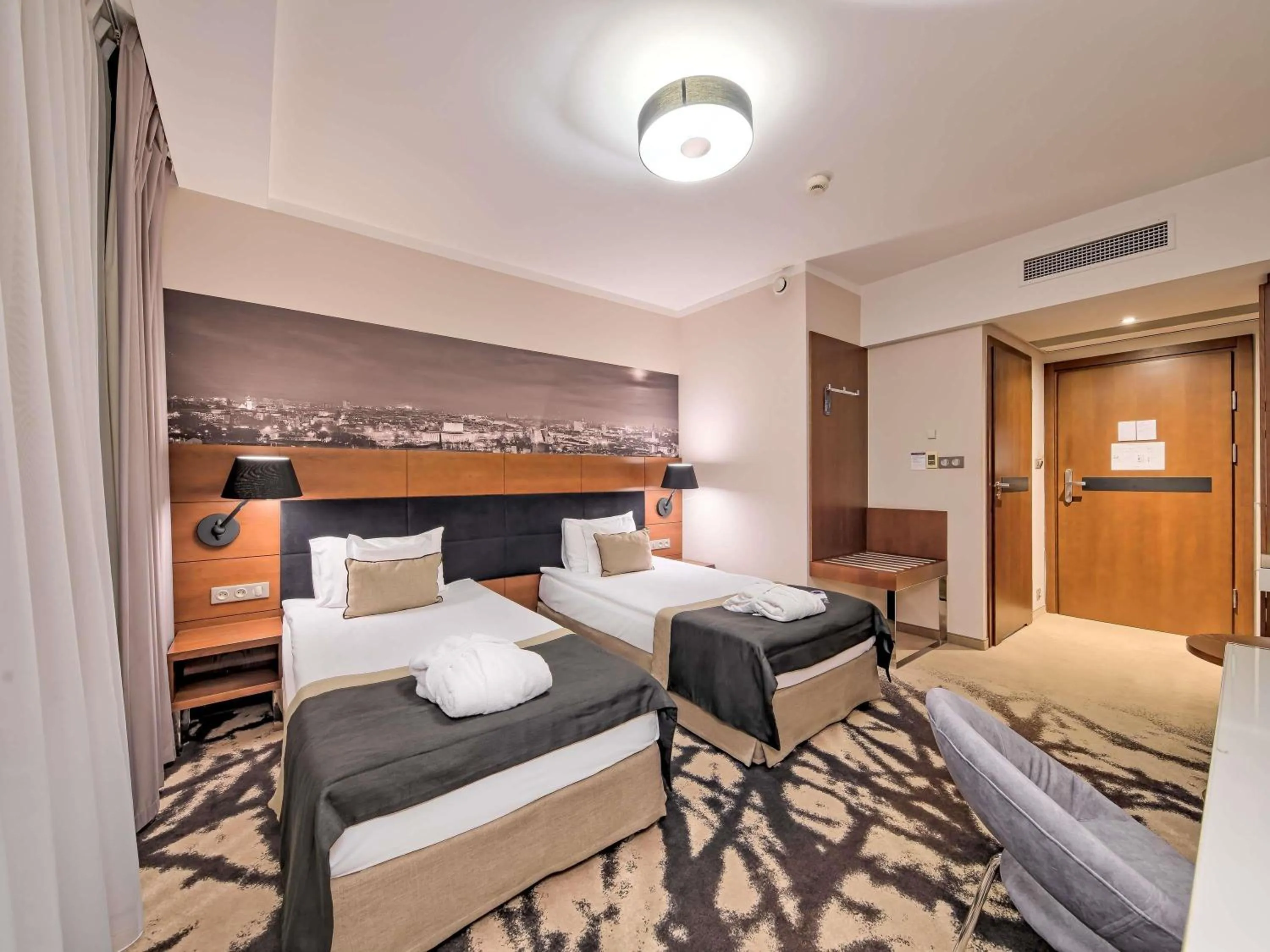 Bedroom, Bed in Mercure Bydgoszcz Sepia