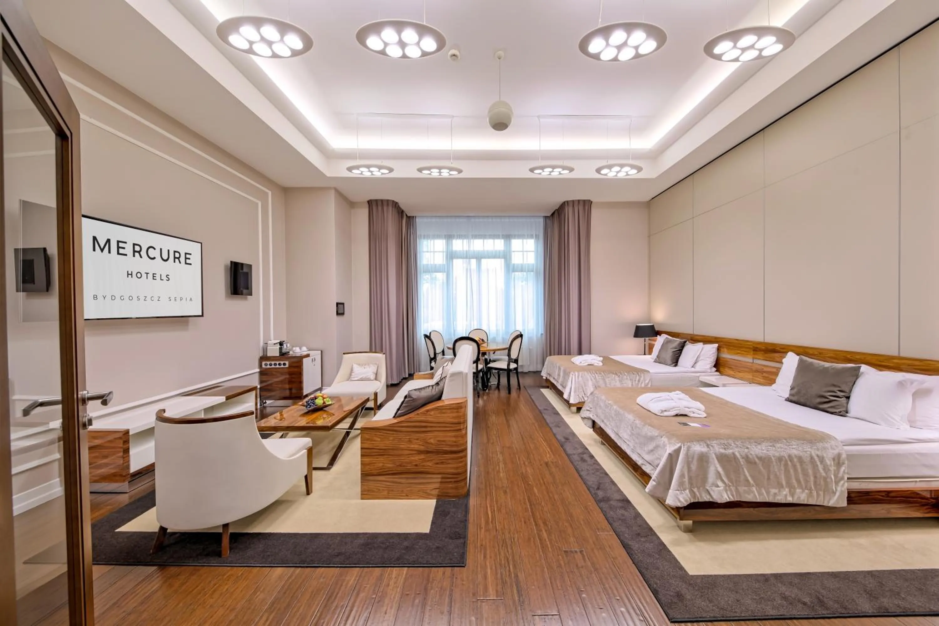 Photo of the whole room, Bed in Mercure Bydgoszcz Sepia