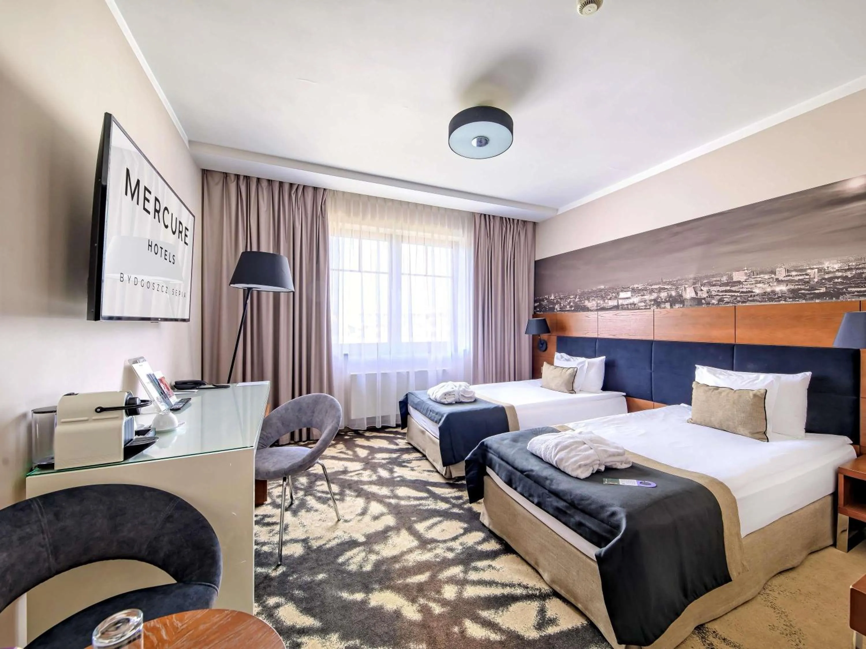 Bedroom, Bed in Mercure Bydgoszcz Sepia