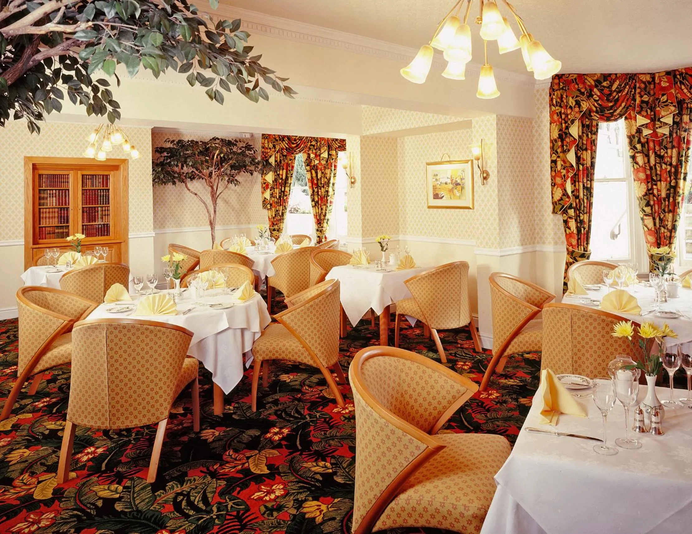 Restaurant/places to eat in Arundel House Hotel