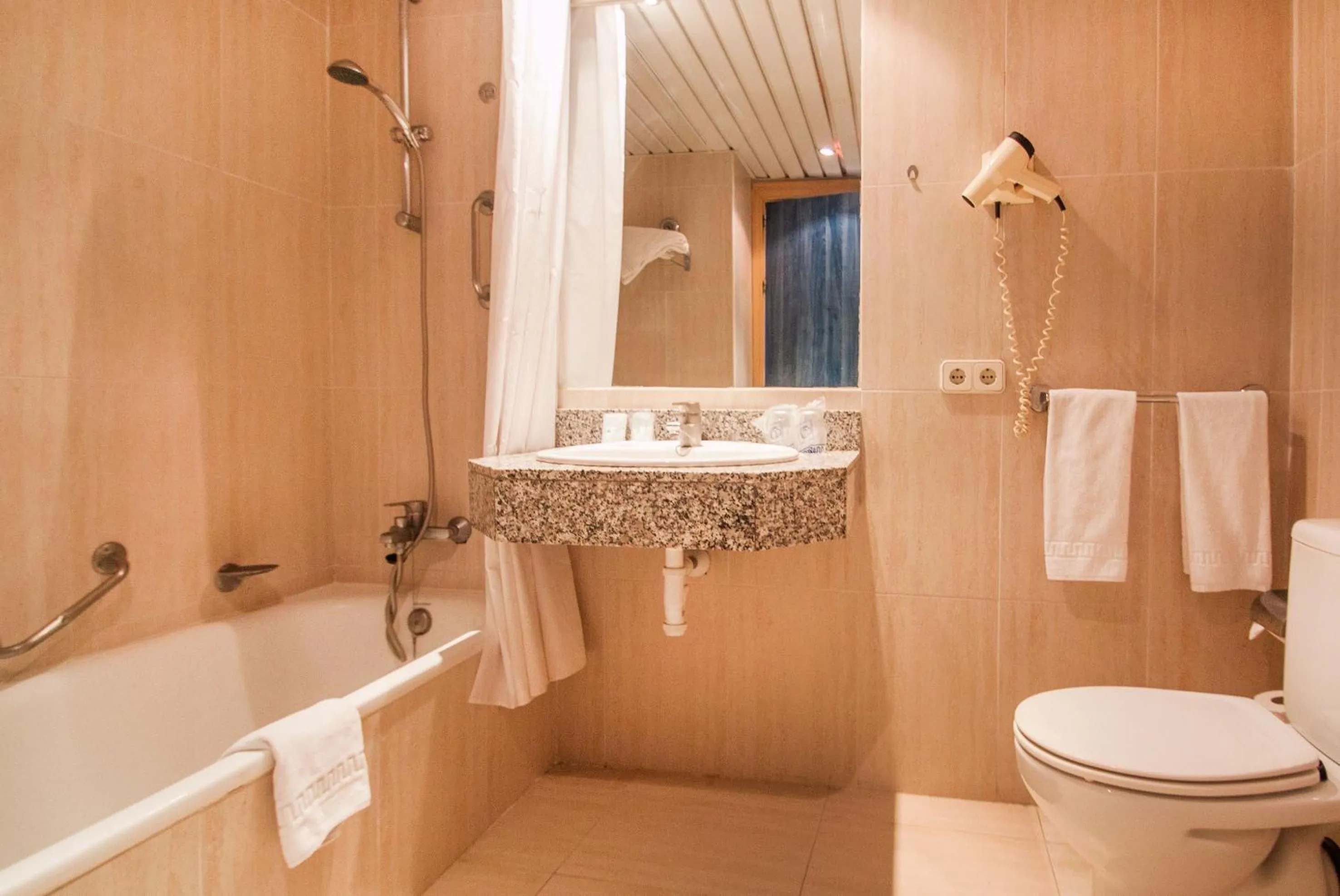 Bathroom in Apartamentos Vistasol