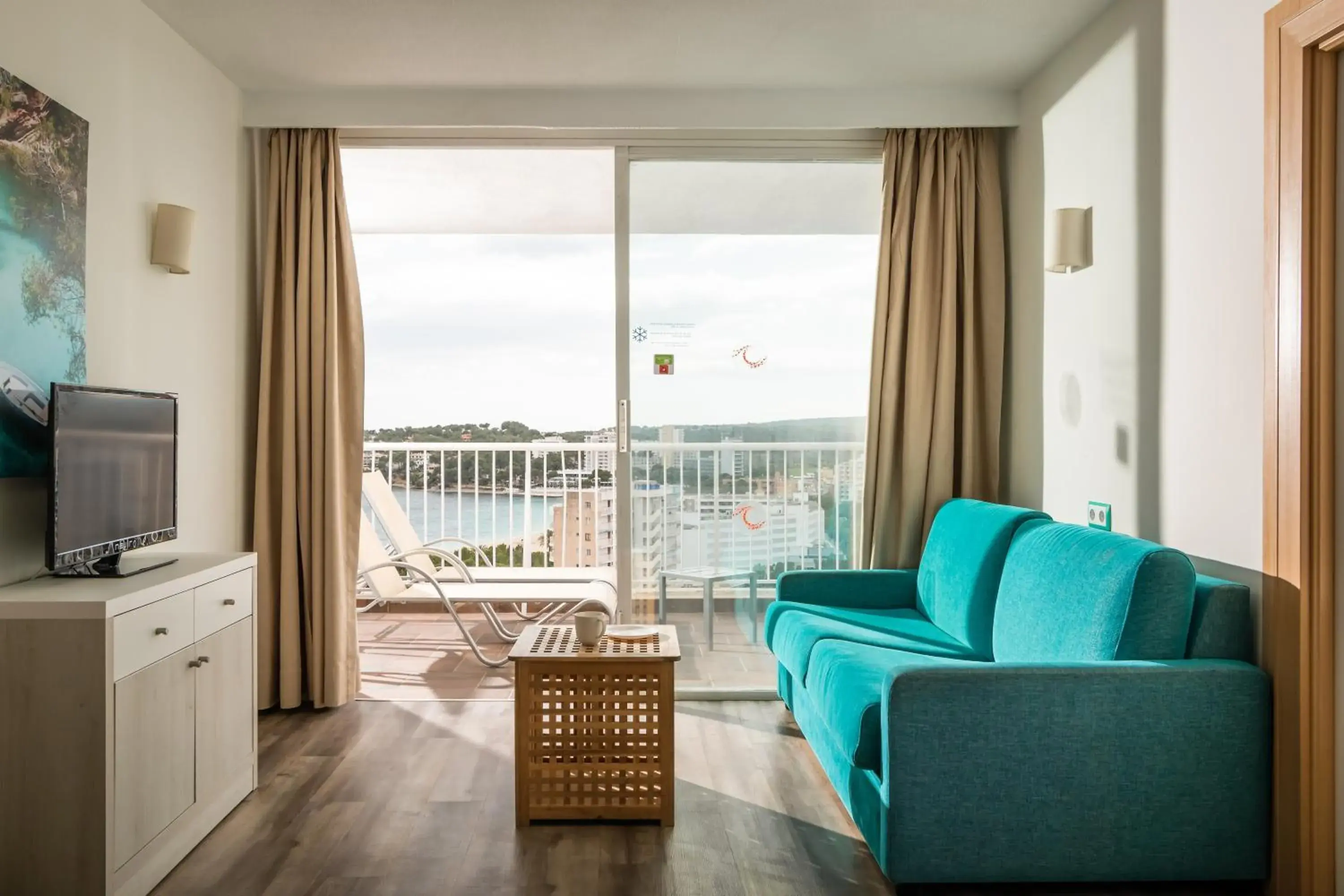 Premium One-Bedroom Apartment with Panoramic Sea View in Apartamentos Vistasol Premium One-Bedroom Apartment with Panoramic Sea View in Apartamentos Vistasol