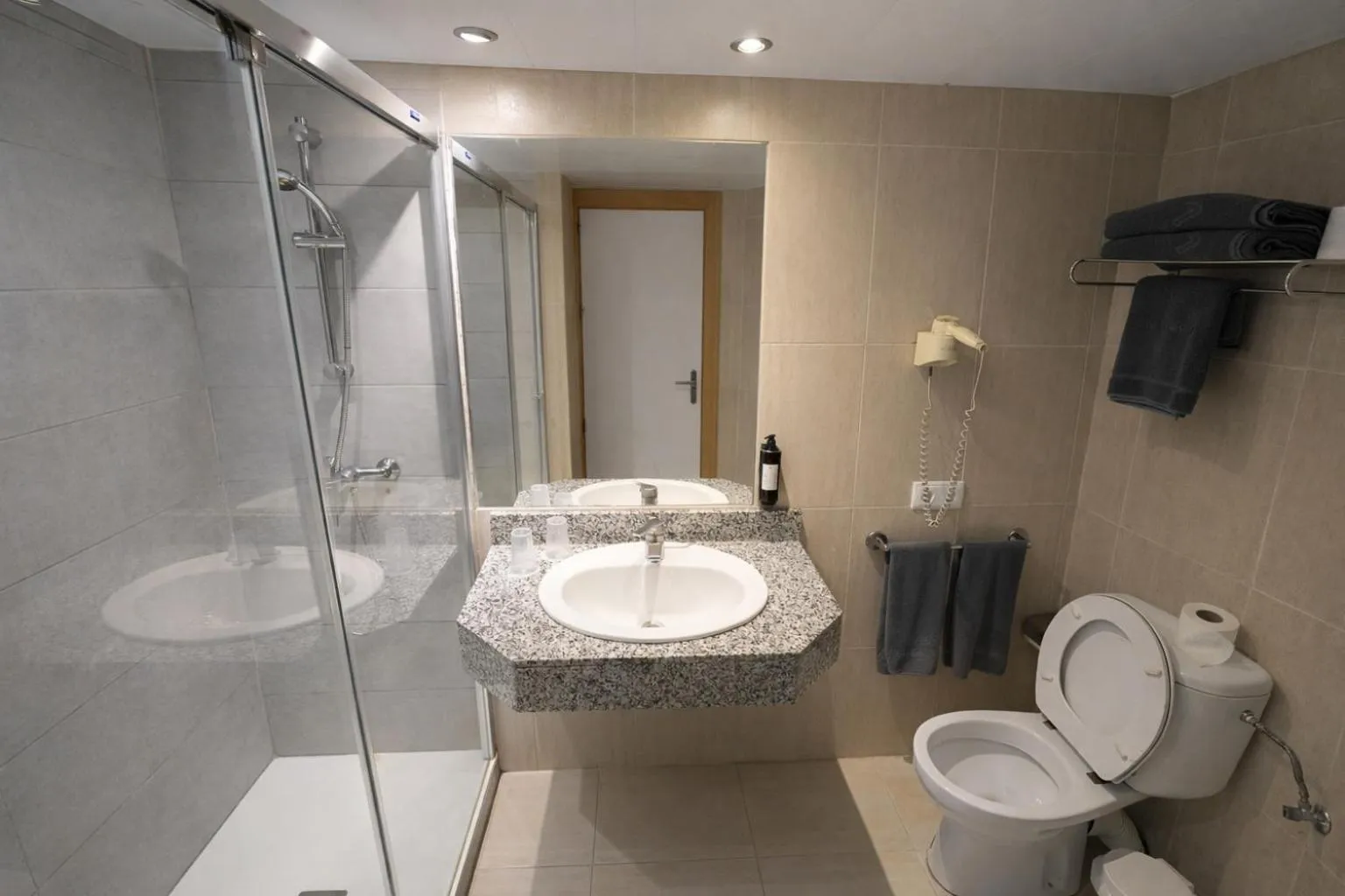 Bathroom in Apartamentos Vistasol