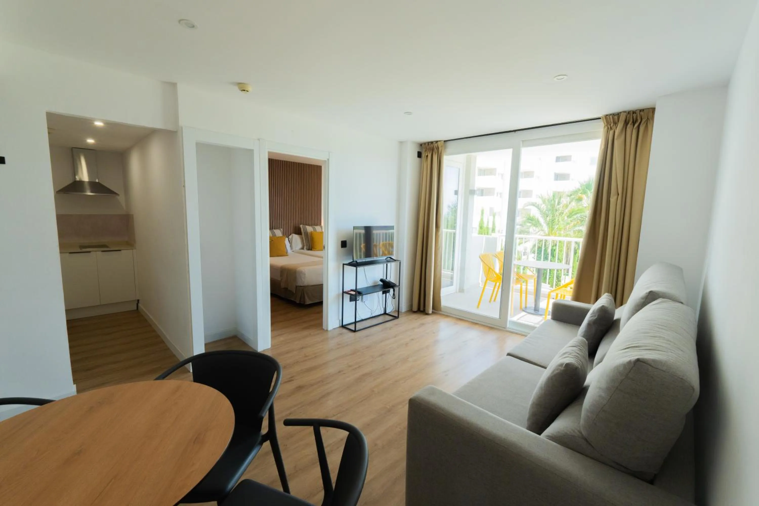 Communal lounge/ TV room in Apartamentos Vistasol