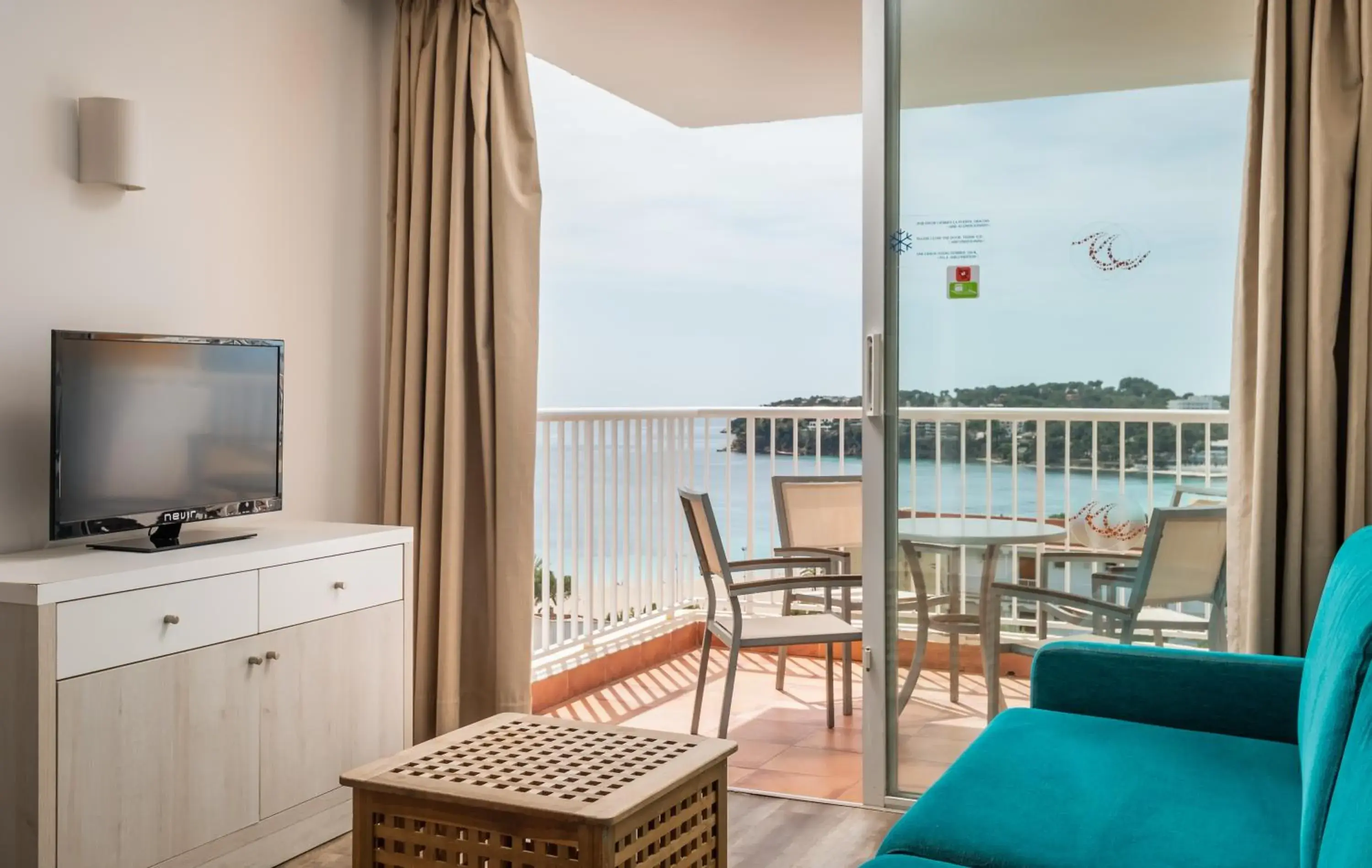 Premium One-Bedroom Apartment with Sea View in Apartamentos Vistasol Premium One-Bedroom Apartment with Sea View in Apartamentos Vistasol