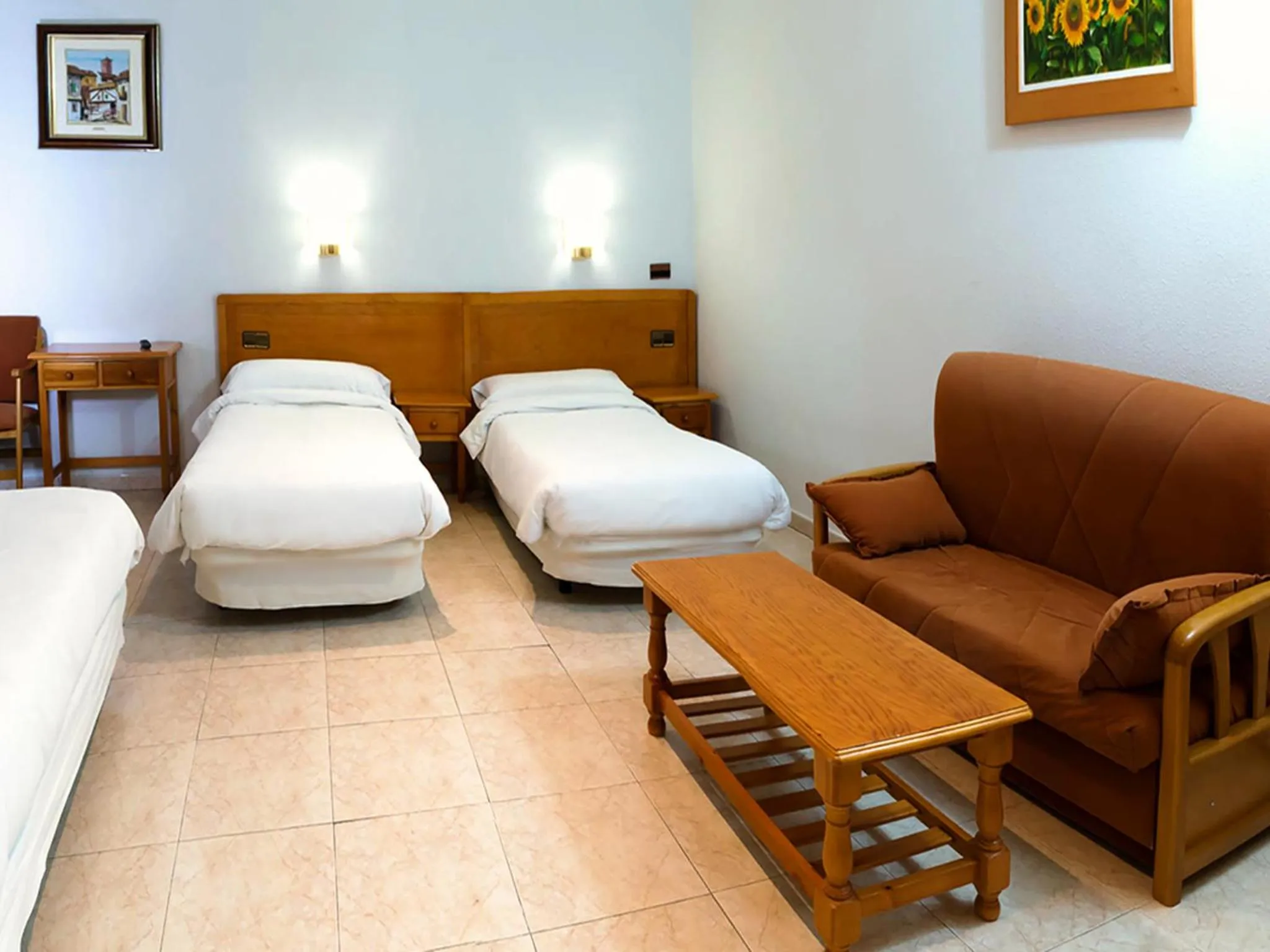 Photo of the whole room, Bed in Hostal La Maya