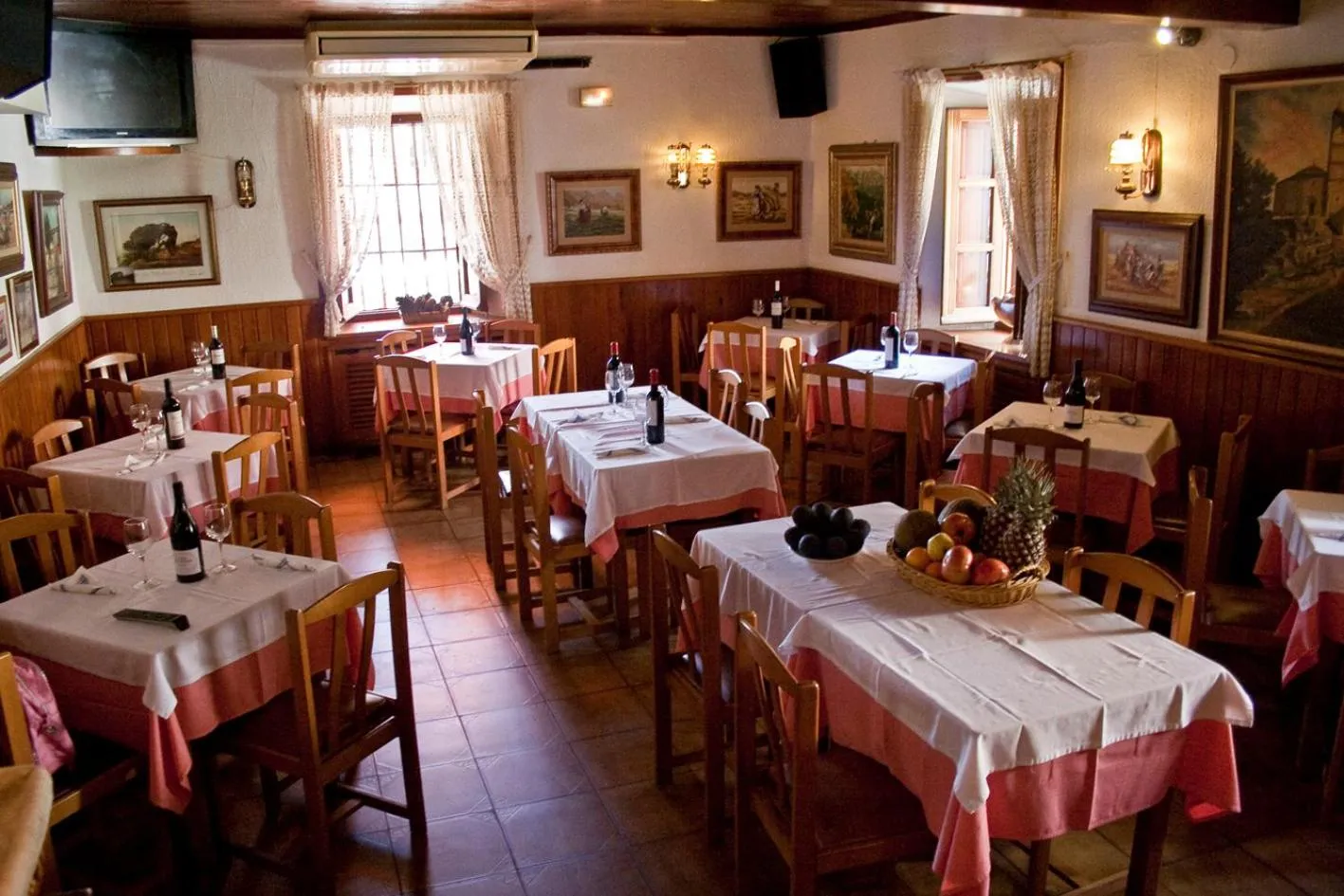 Restaurant/places to eat in Hostal La Maya