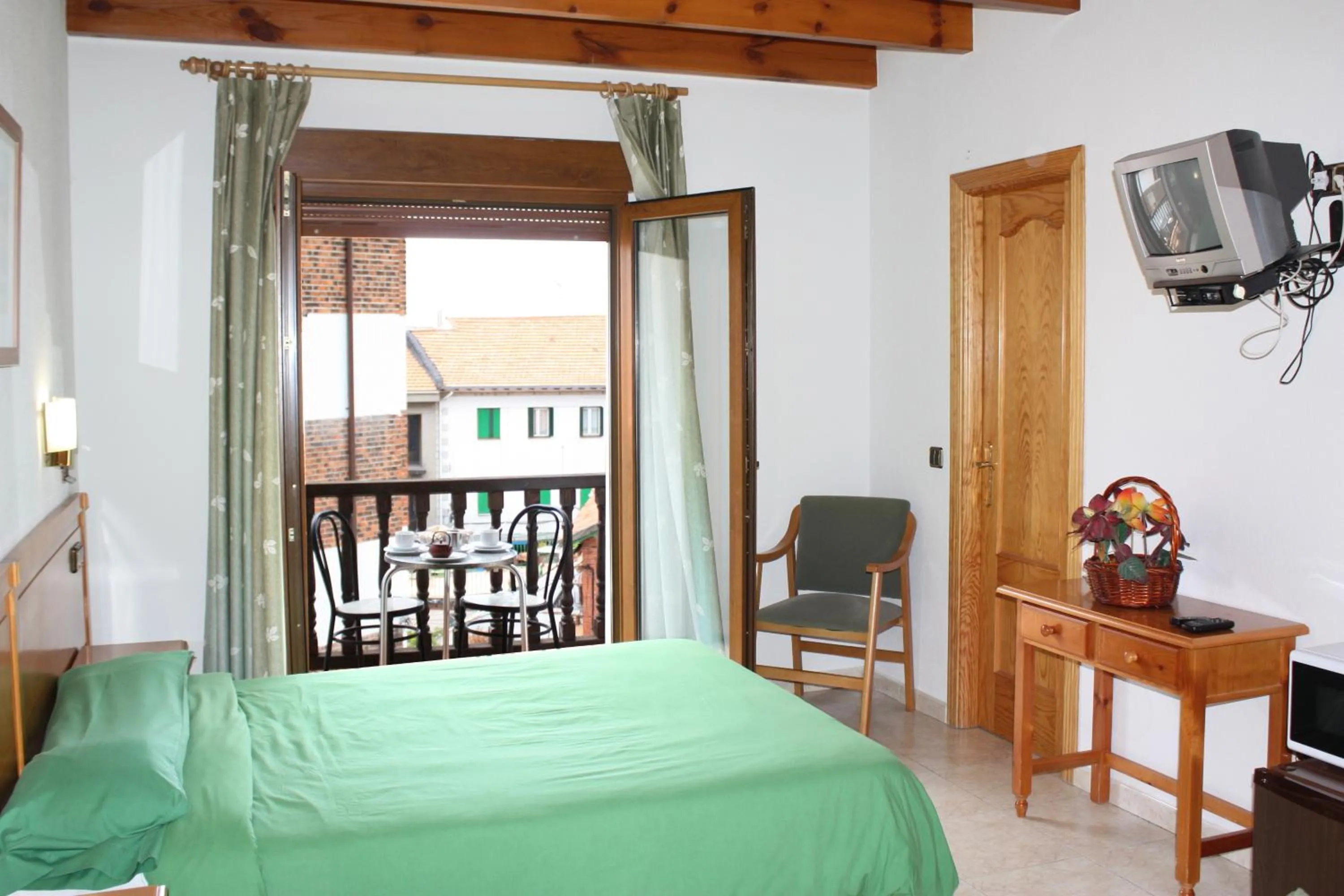 Day, Bed in Hostal La Maya