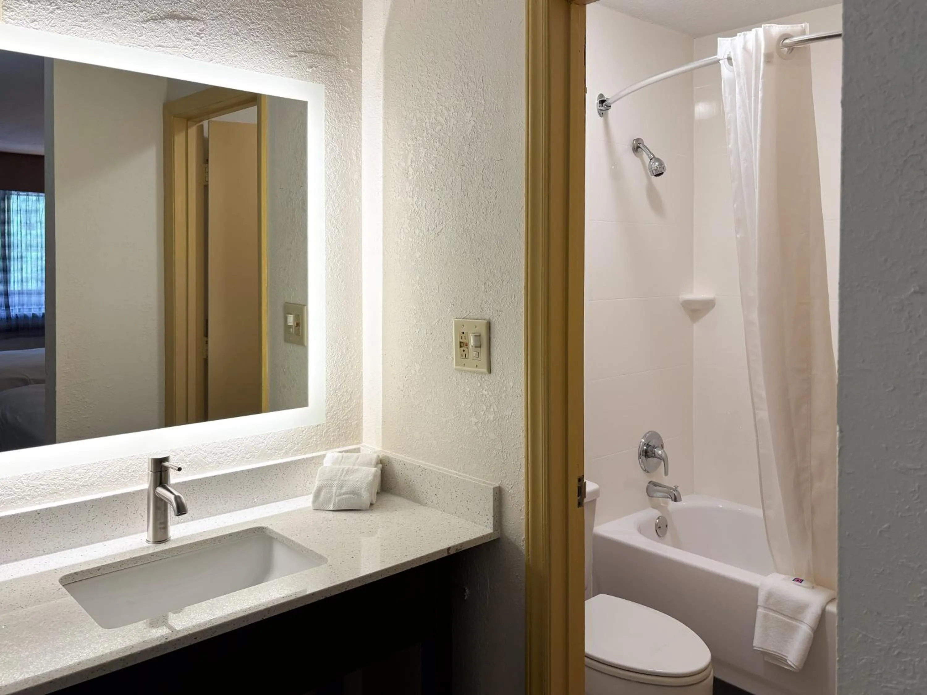 Bathroom in Motel 6 Charlotte, NC Northlake