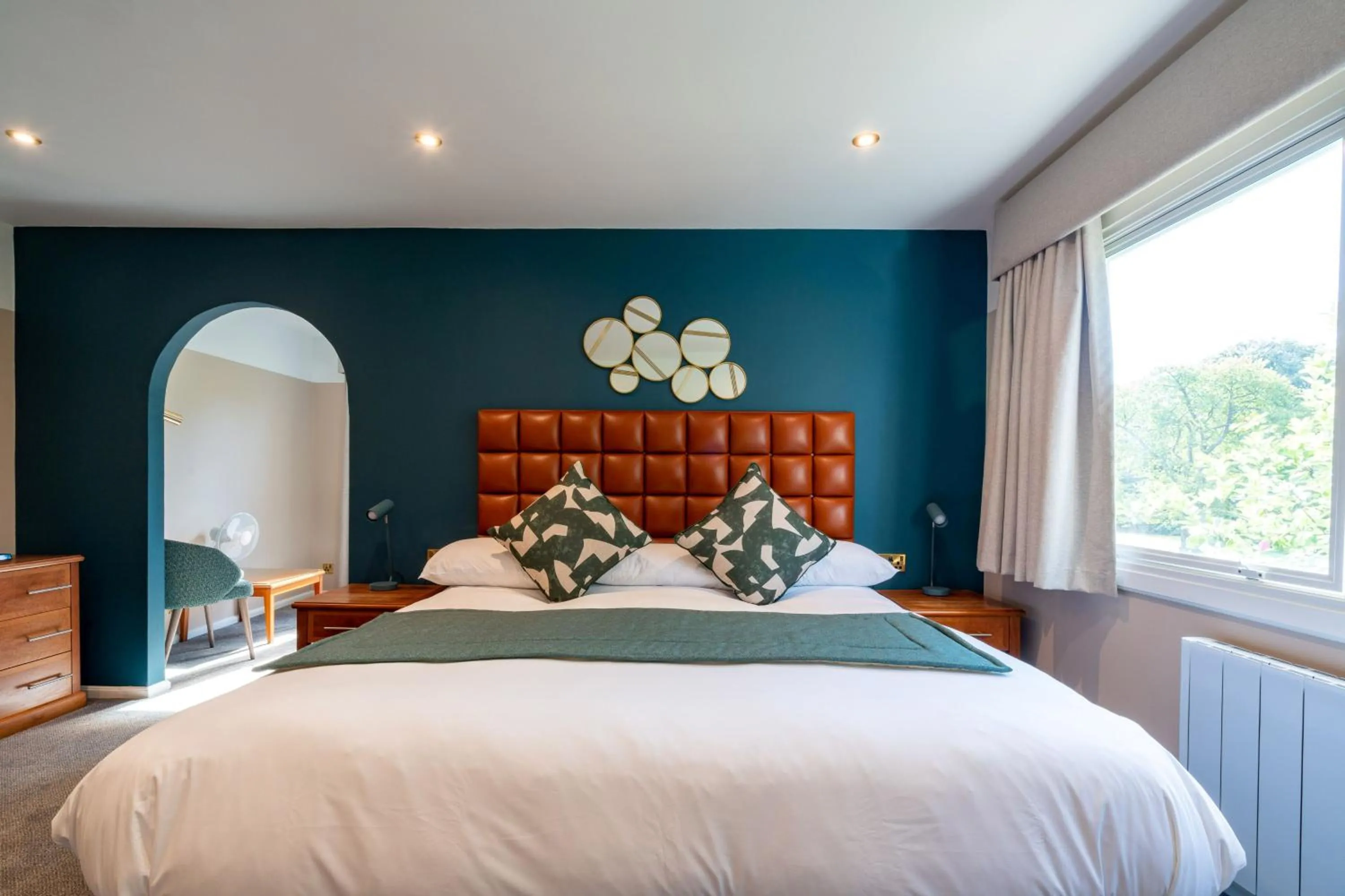 Bedroom, Bed in The Conningbrook Hotel