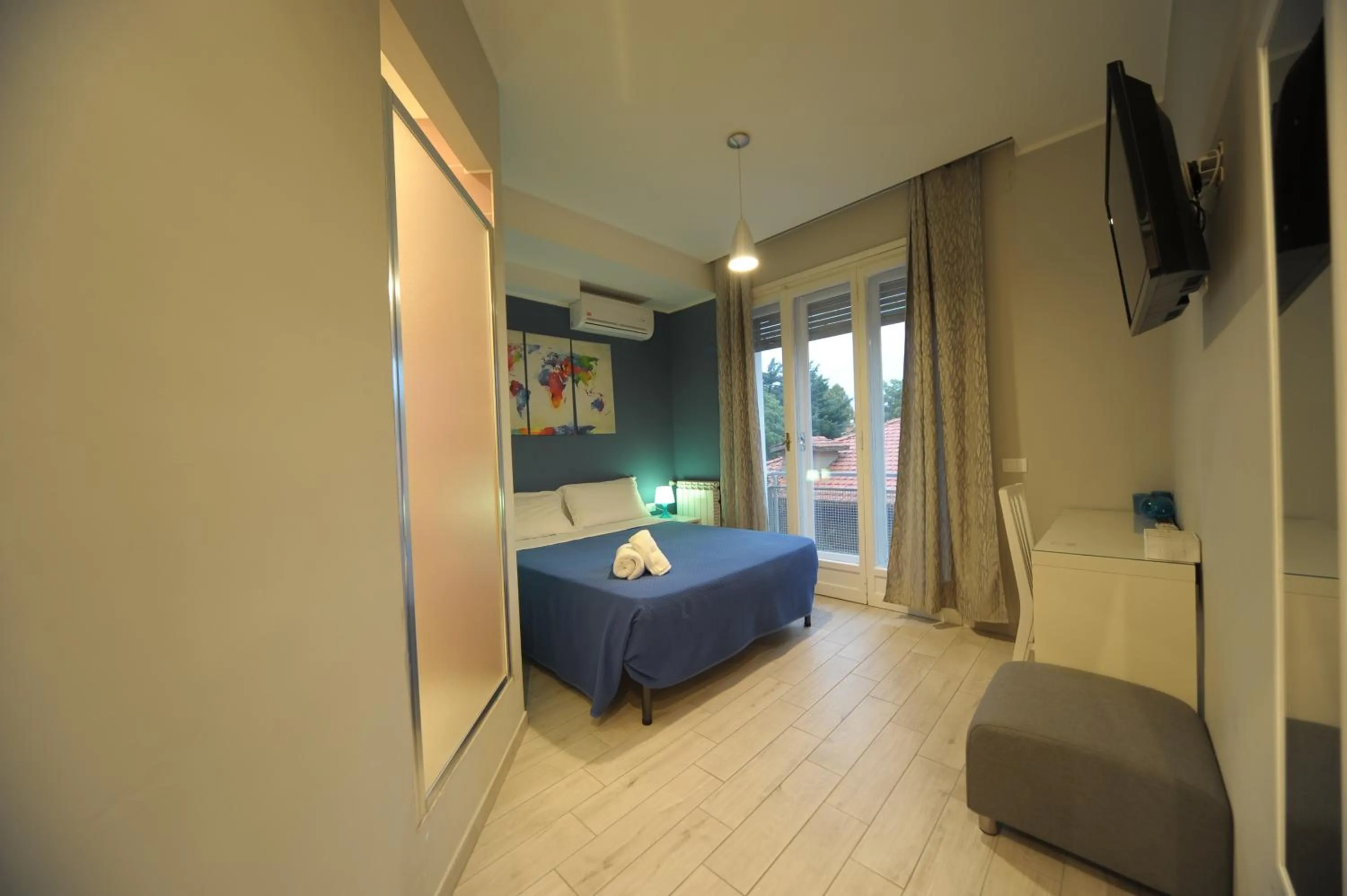 Photo of the whole room, Bed in Bbrothershouse