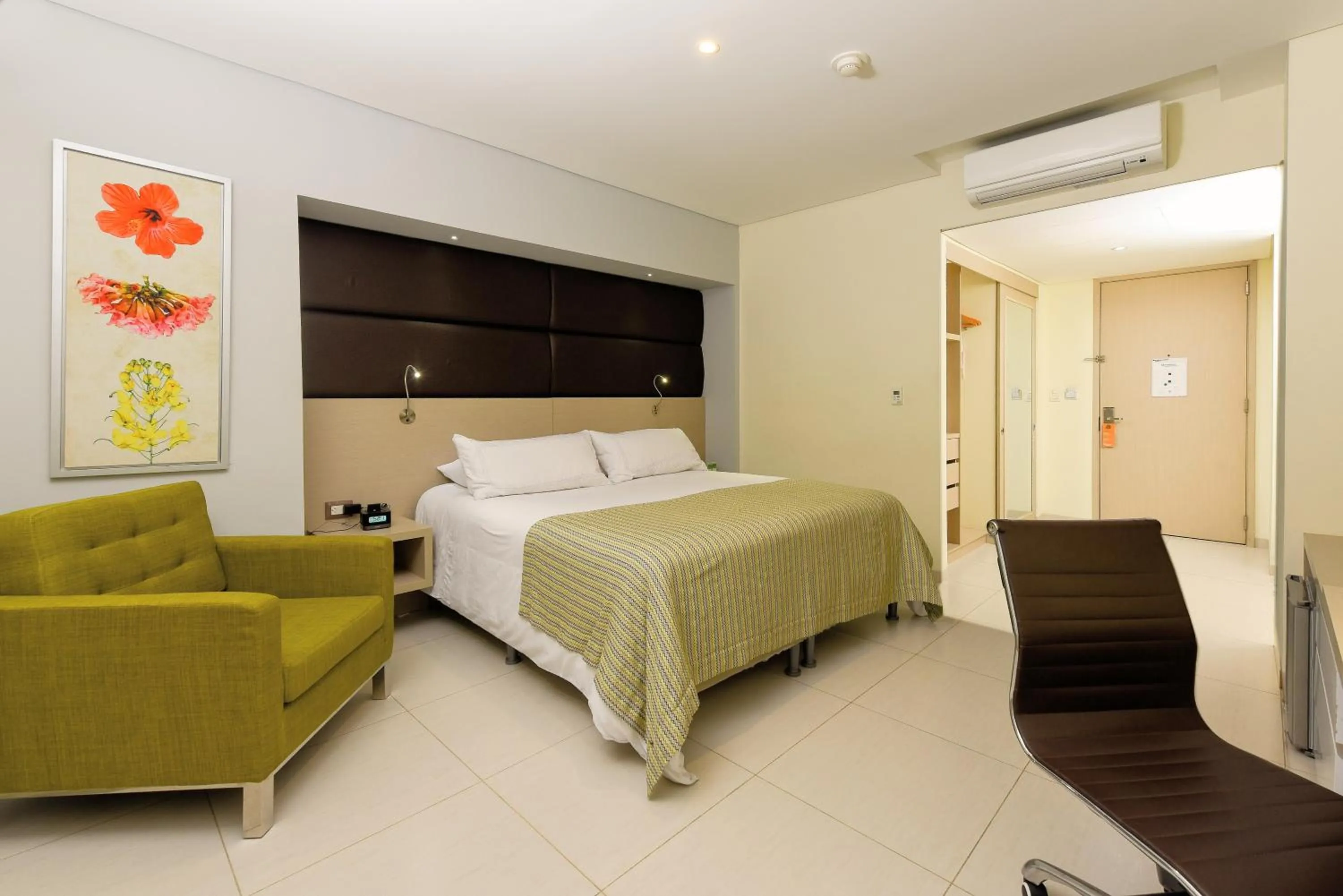 Photo of the whole room, Bed in Wyndham Garden Barranquilla