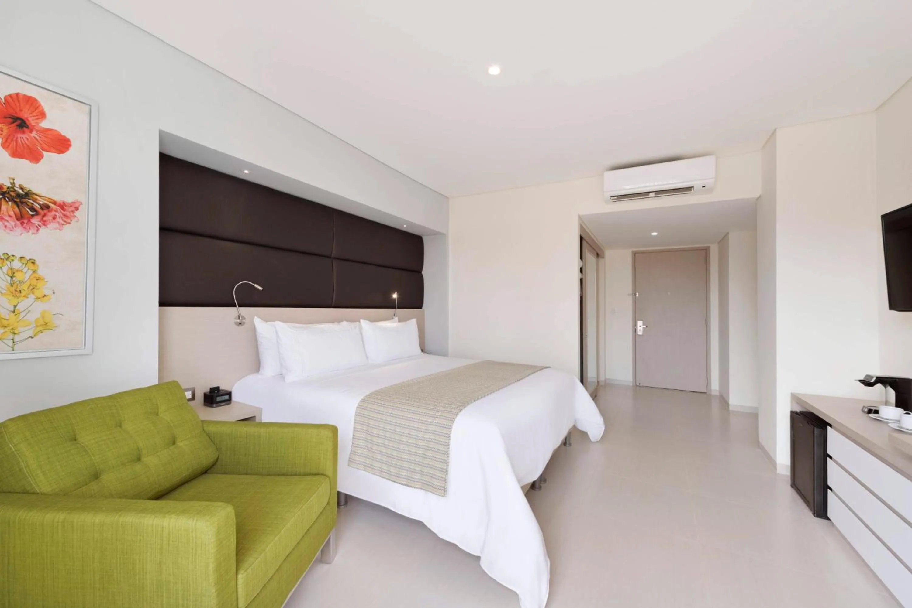 Bedroom, Bed in Wyndham Garden Barranquilla