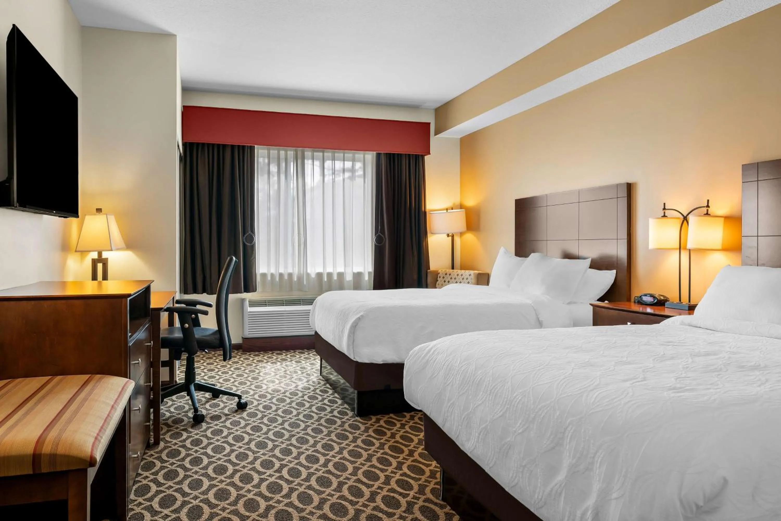 Bedroom, Bed in Best Western Paradise Inn