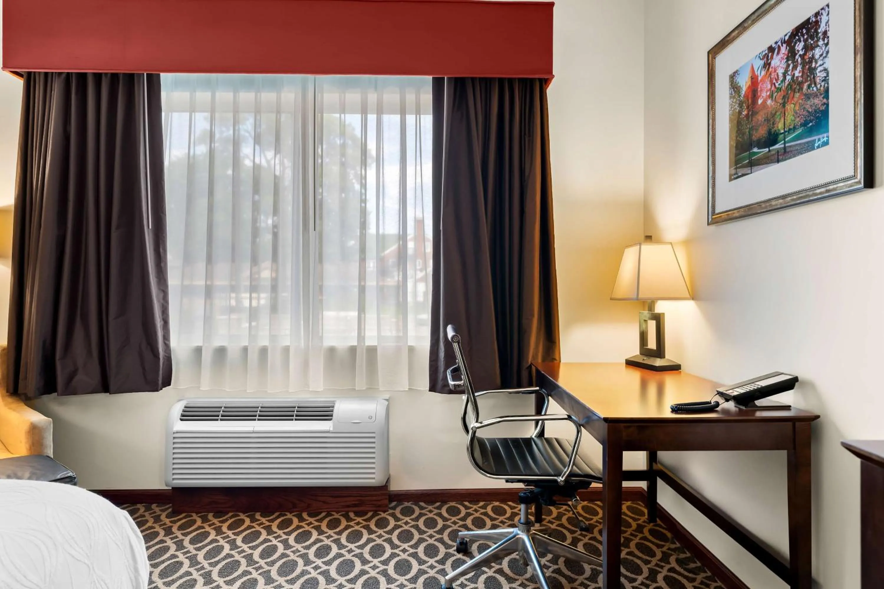 Bedroom, Bed in Best Western Paradise Inn