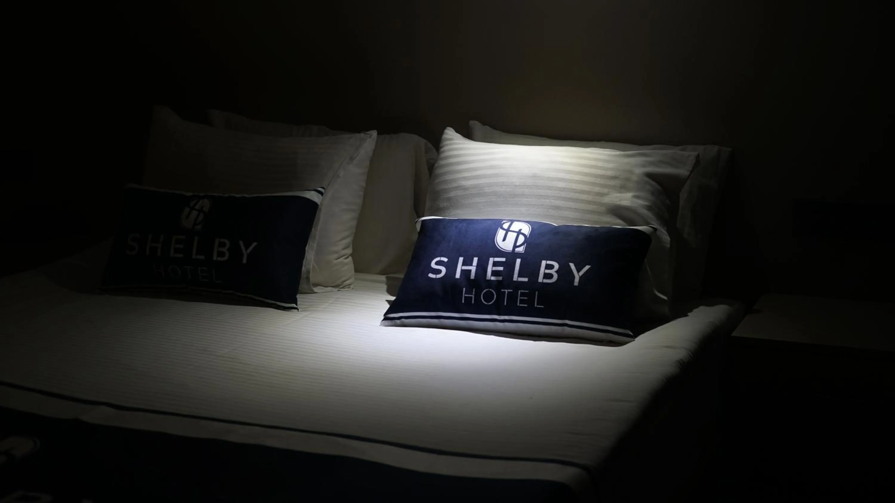Bed in Shelby Hotel