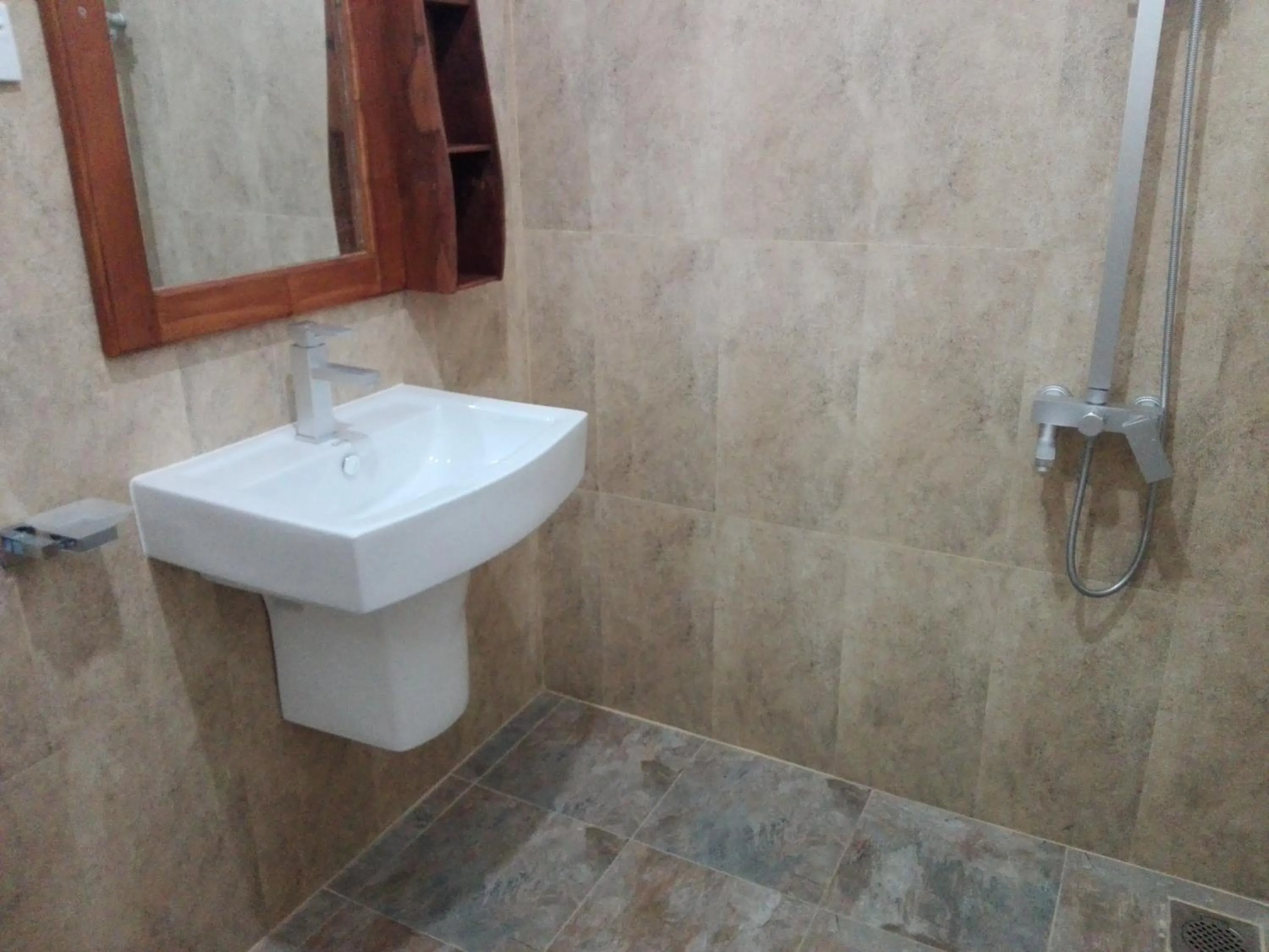 Shower in Mirissa Cocoon