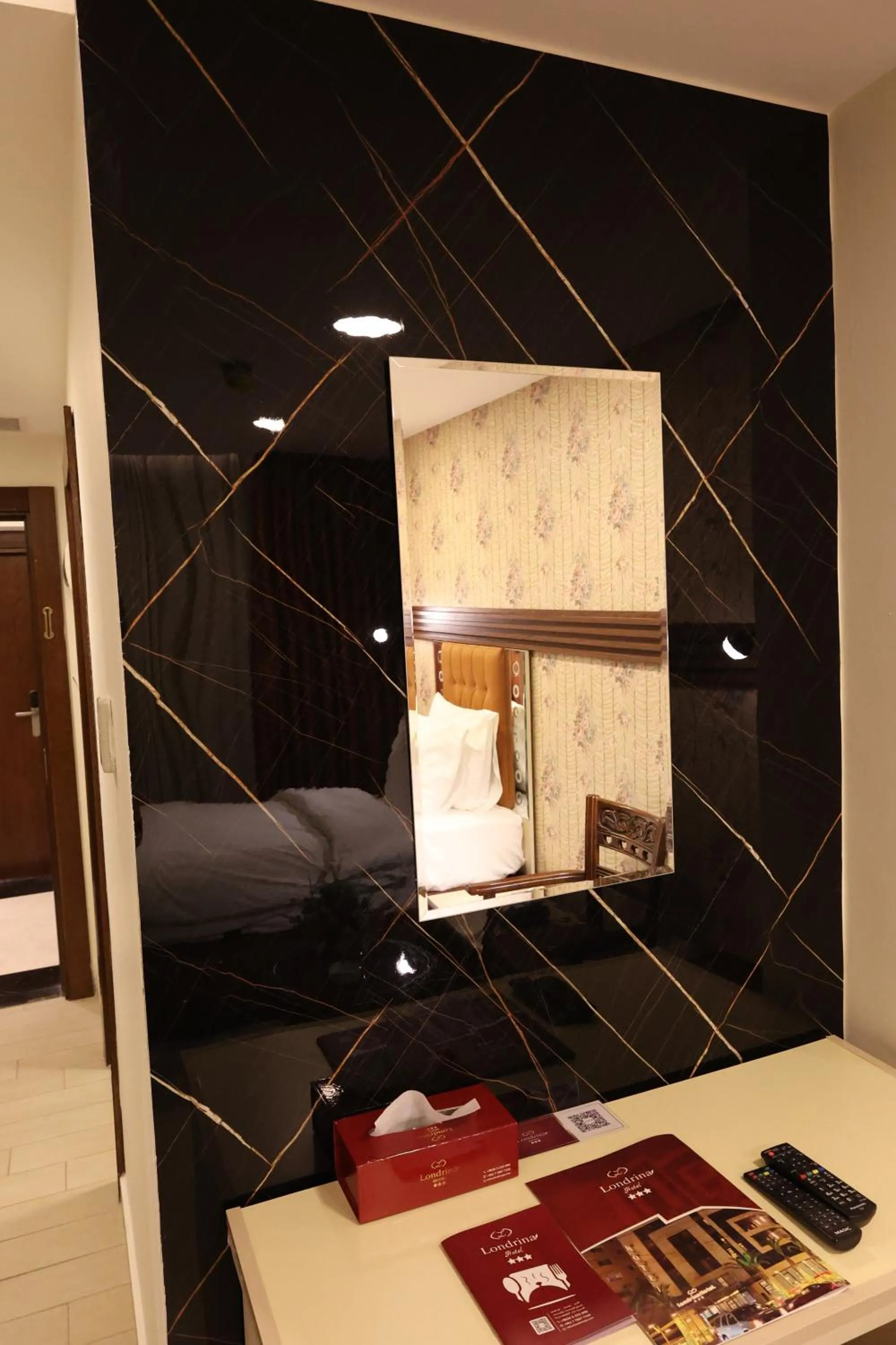 Photo of the whole room, Bed in Londrina Hotel