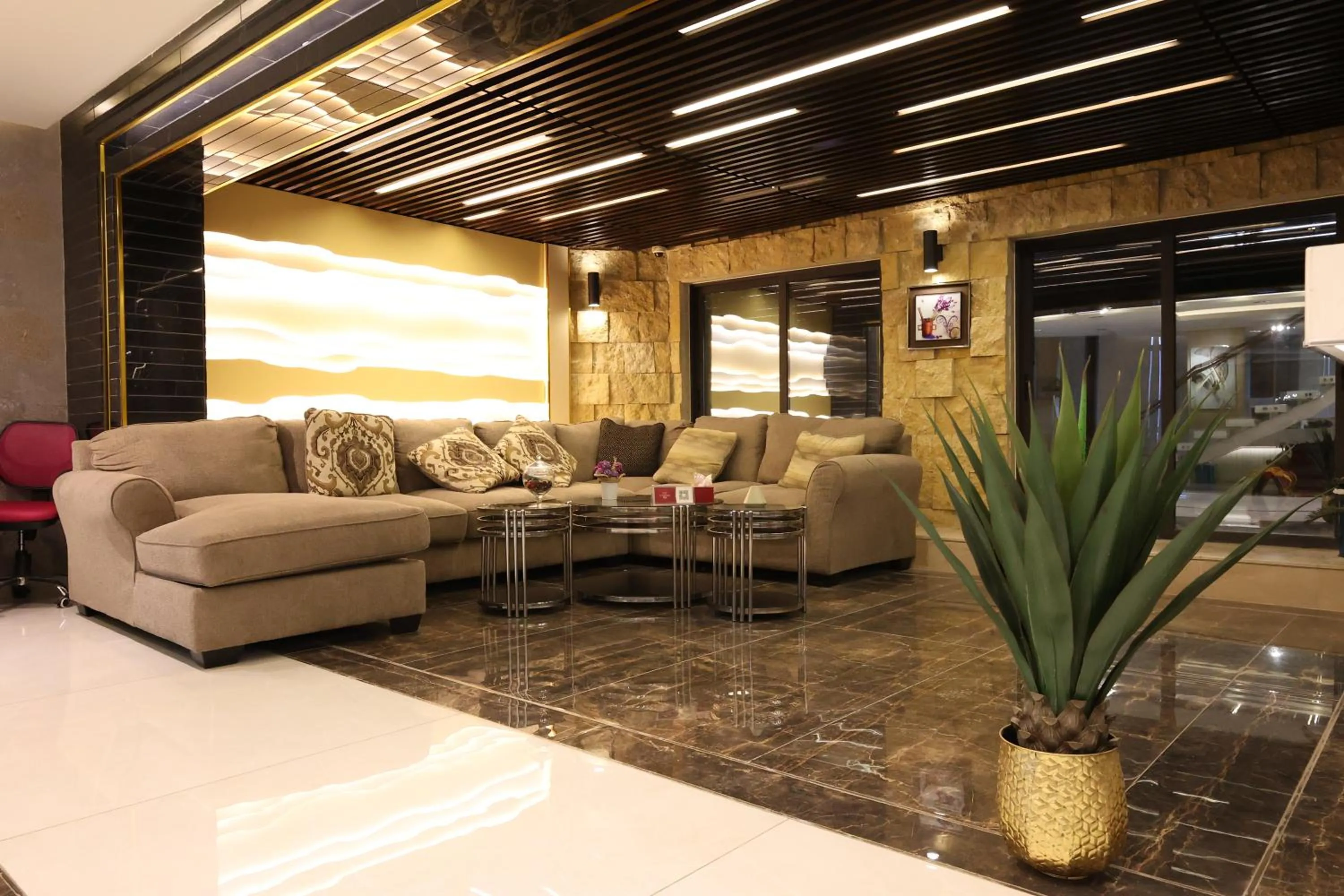 Seating area in Londrina Hotel