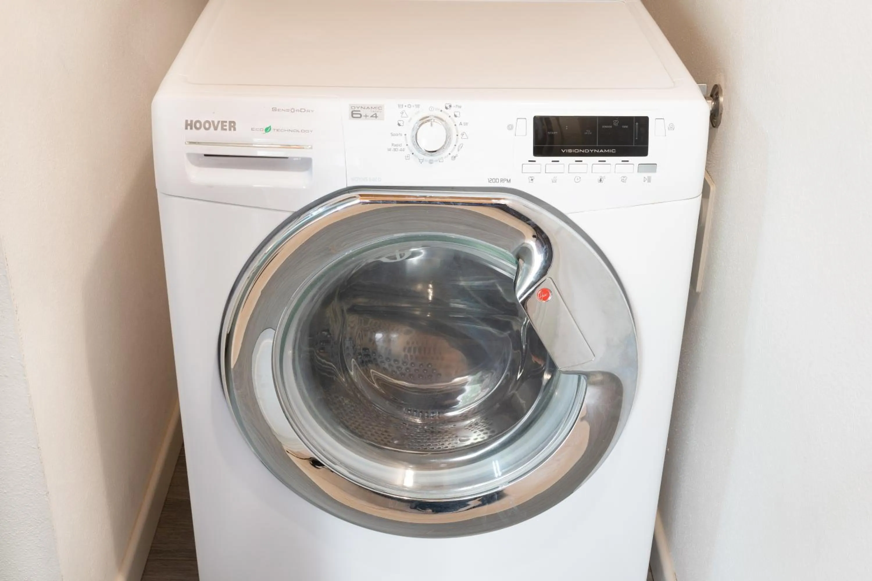 washing machine in Ca' Degli Antichi Giardini Apartments