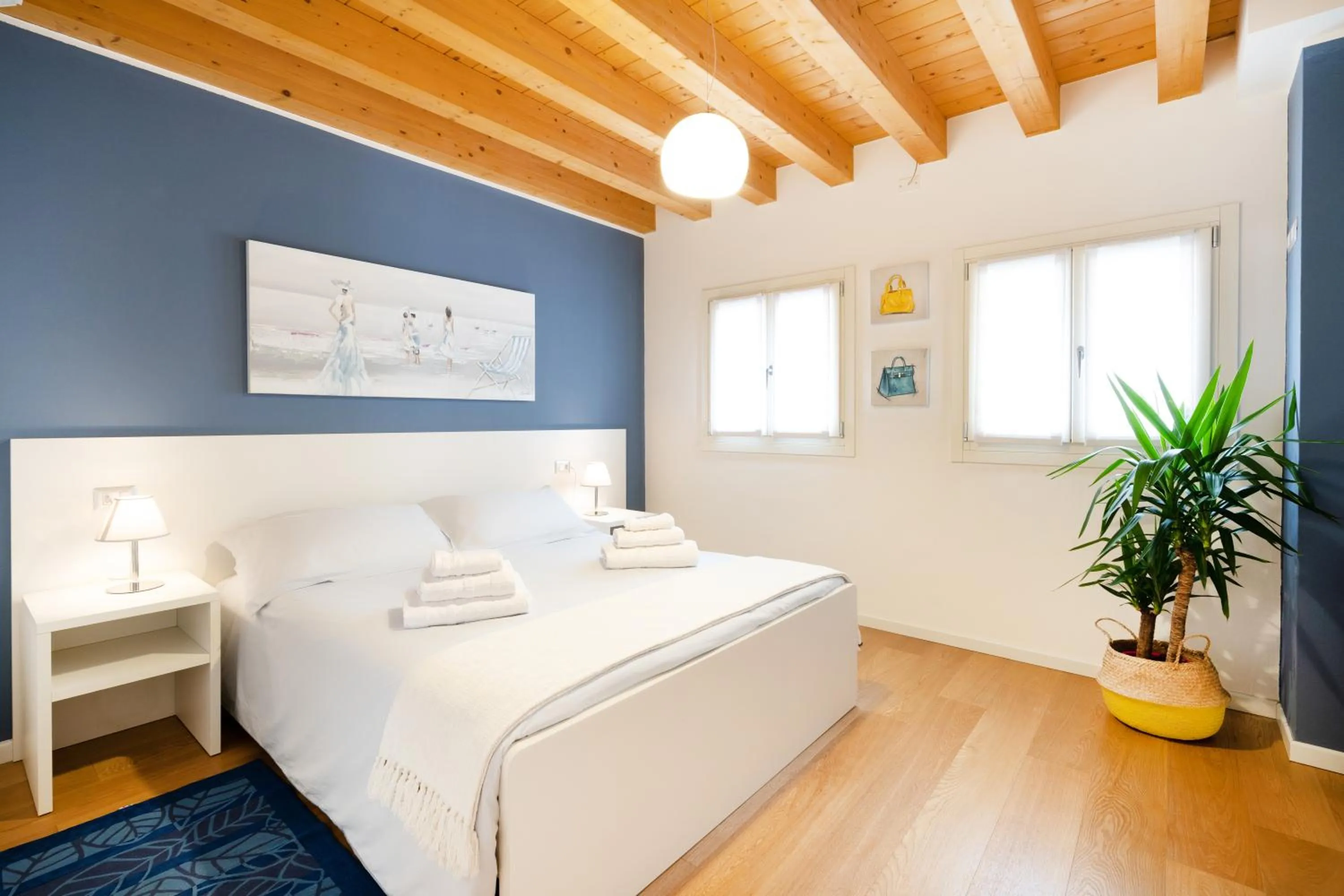 Photo of the whole room, Bed in Ca' Degli Antichi Giardini Apartments