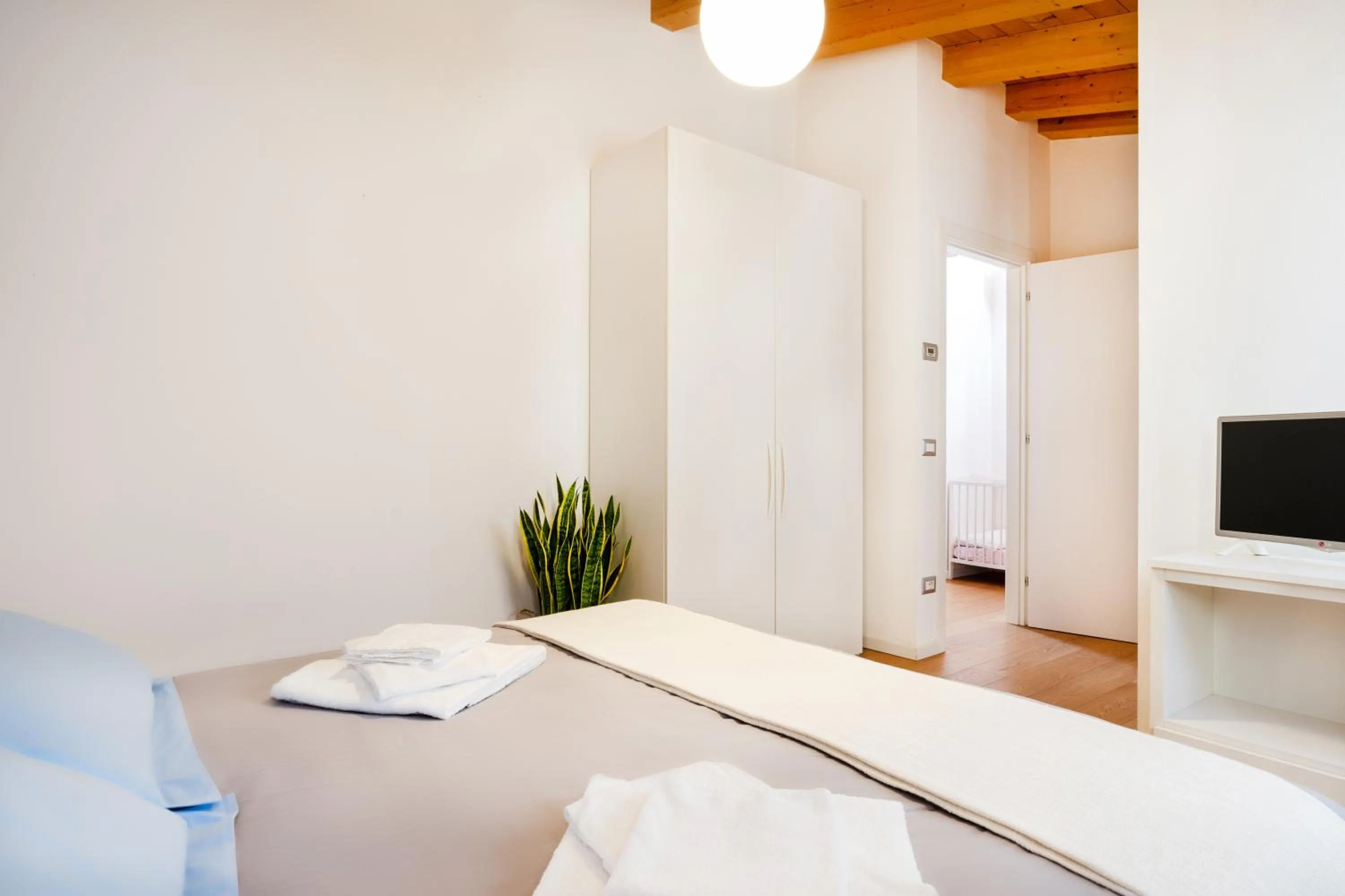 Photo of the whole room, Bed in Ca' Degli Antichi Giardini Apartments