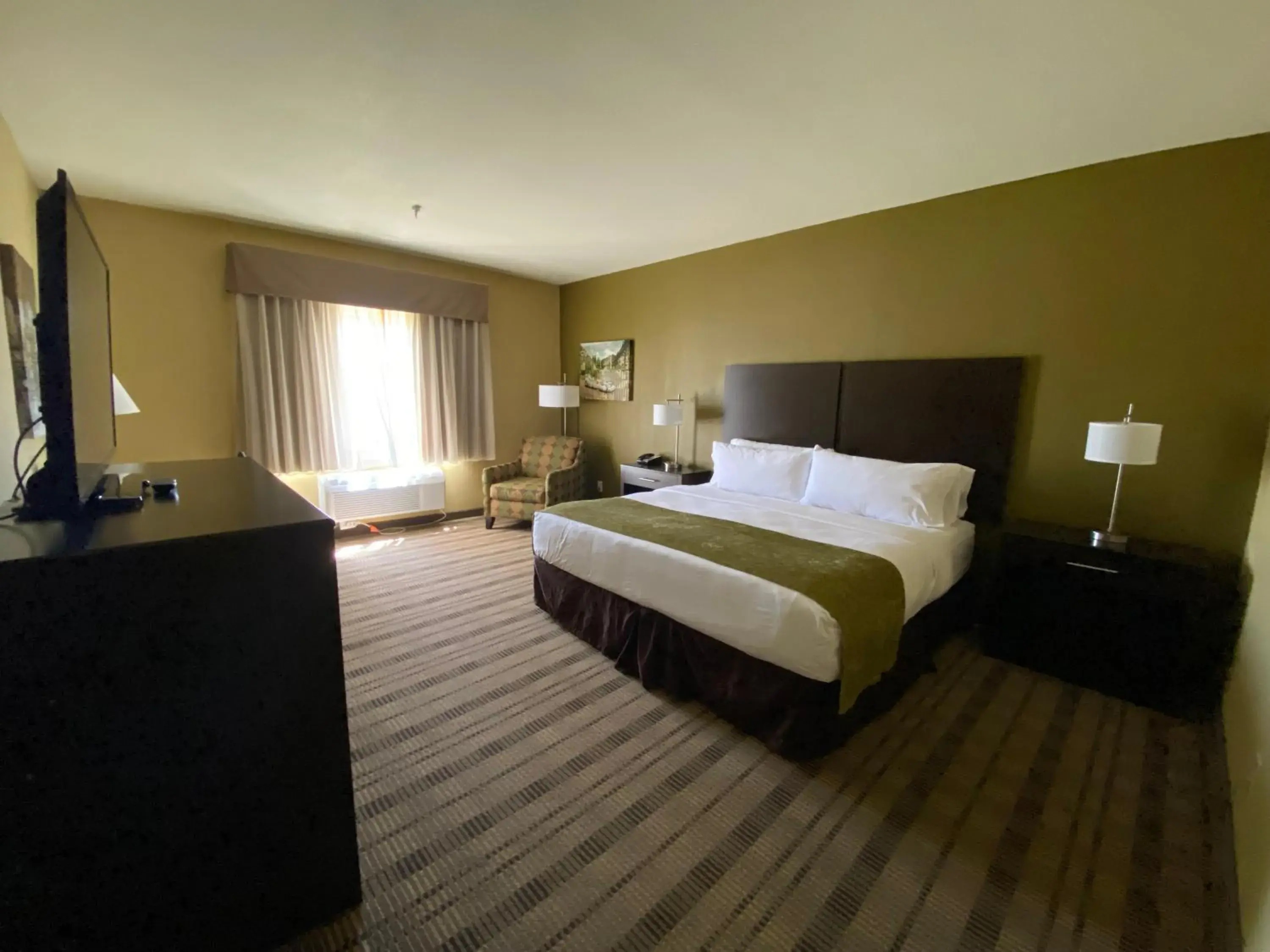 Standard King Room in Pagosa Lodge Standard King Room in Pagosa Lodge